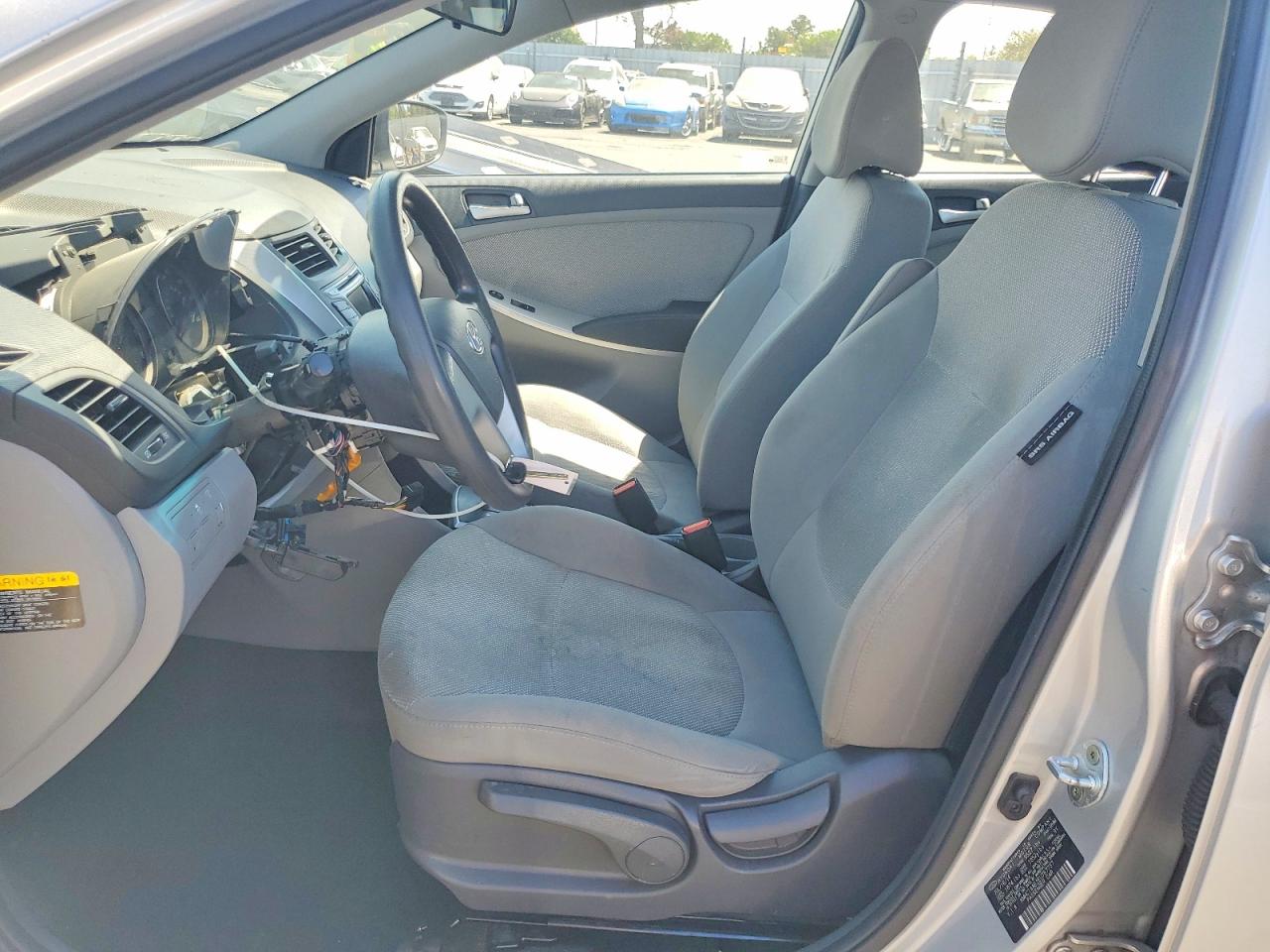 2014 Hyundai Accent Gls Silver vin: KMHCT4AE2EU767737