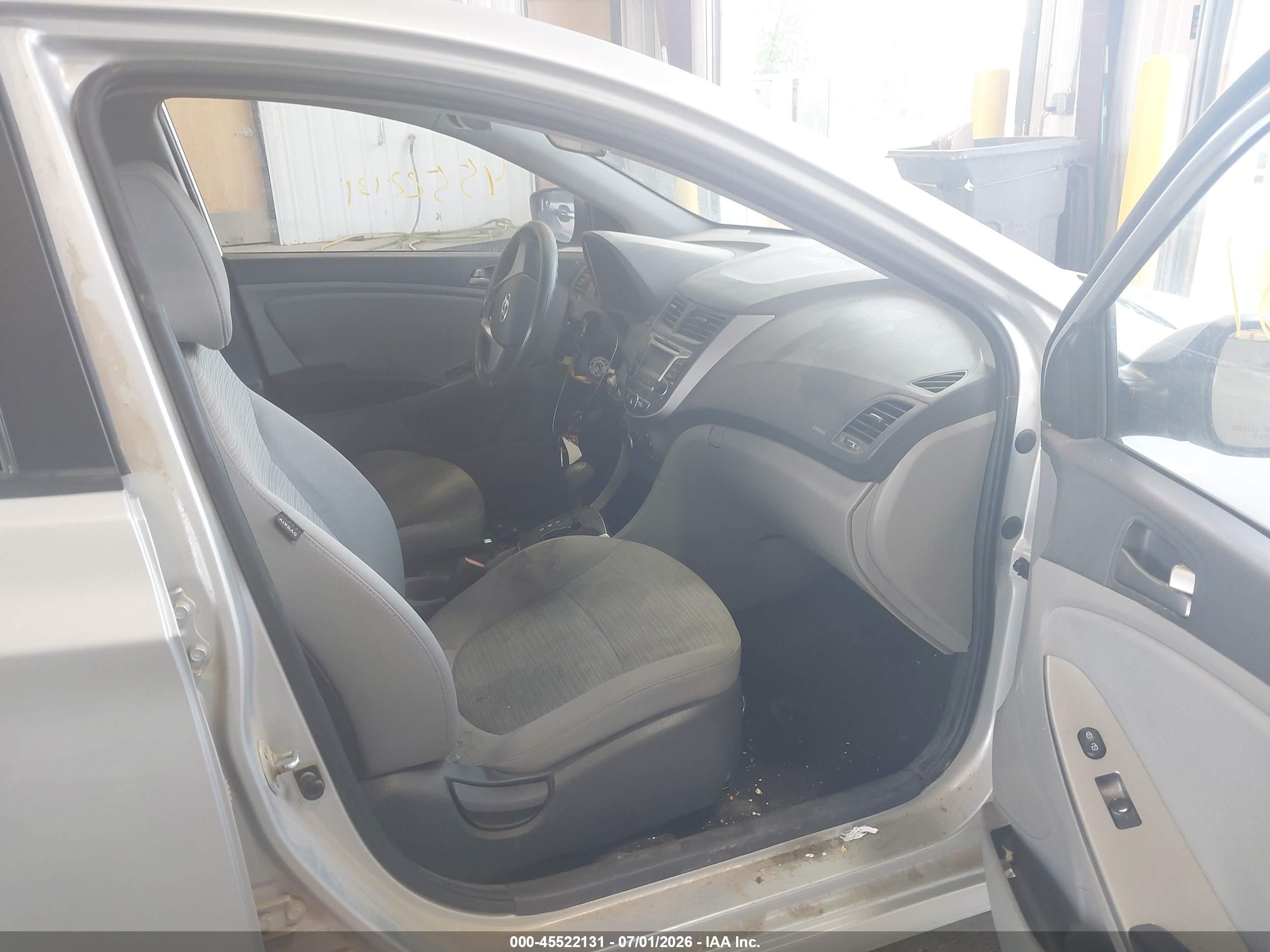 2015 Hyundai Accent Gls Silver vin: KMHCT4AE2FU819305