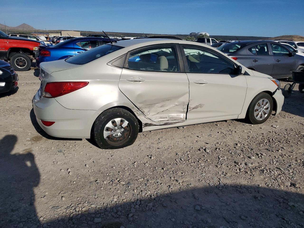 2017 Hyundai Accent Se Beige vin: KMHCT4AE2HU190065