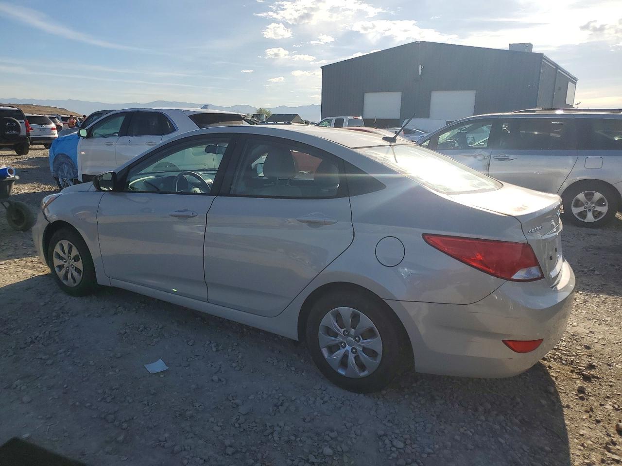 2017 Hyundai Accent Se Beige vin: KMHCT4AE2HU190065