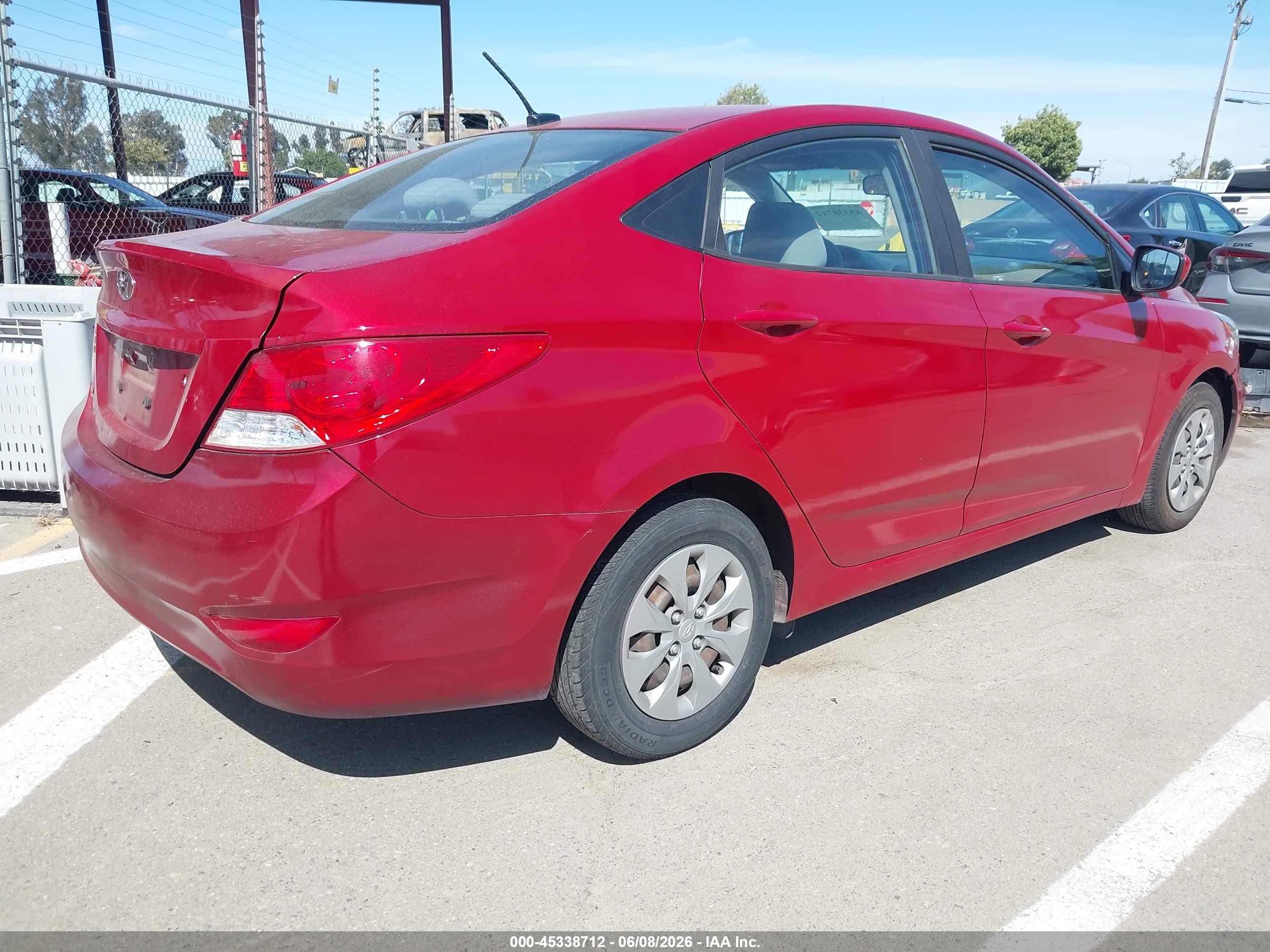 2017 Hyundai Accent Se Красный vin: KMHCT4AE2HU389343