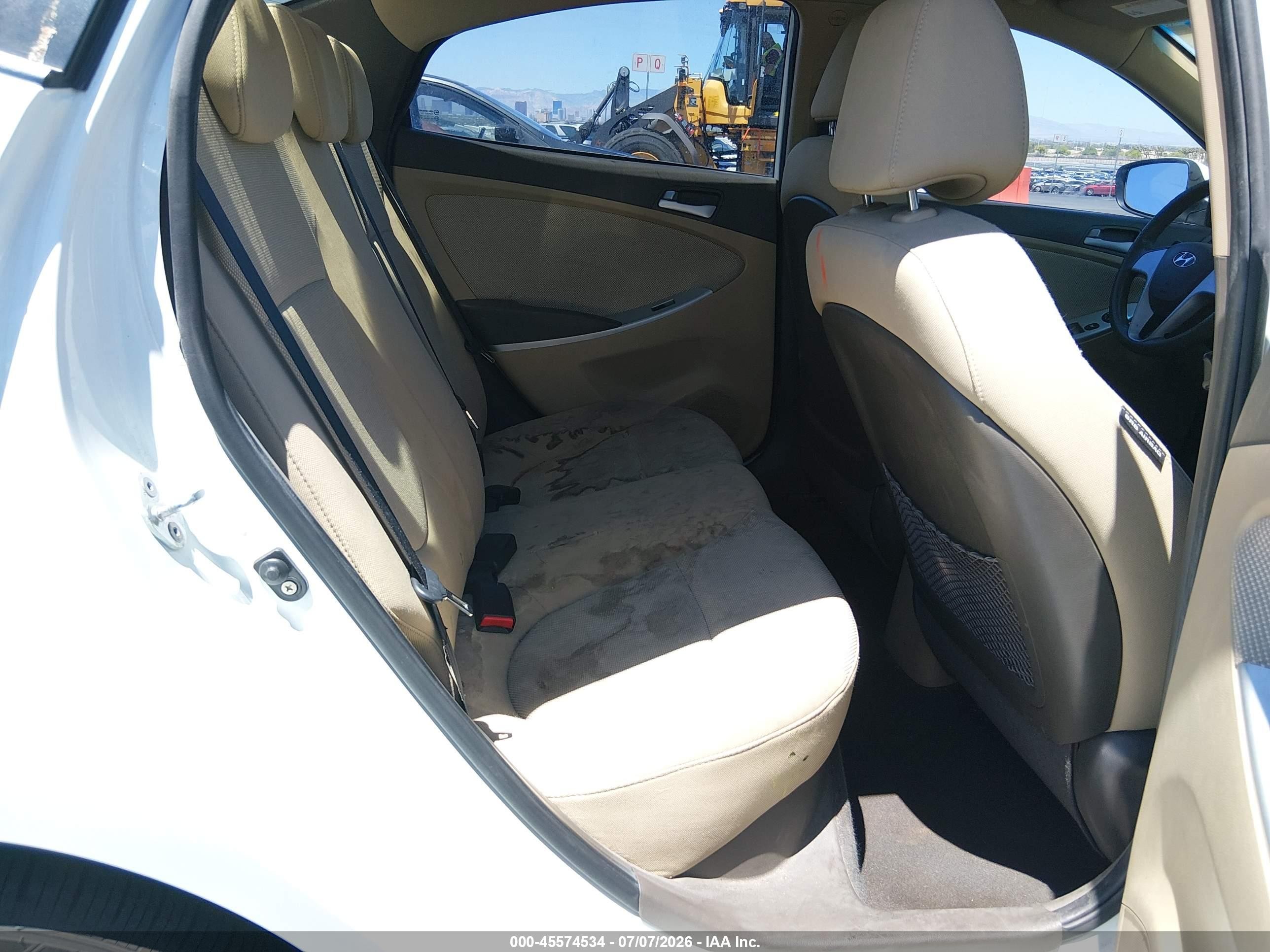2012 Hyundai Accent Gls White vin: KMHCT4AE3CU047358
