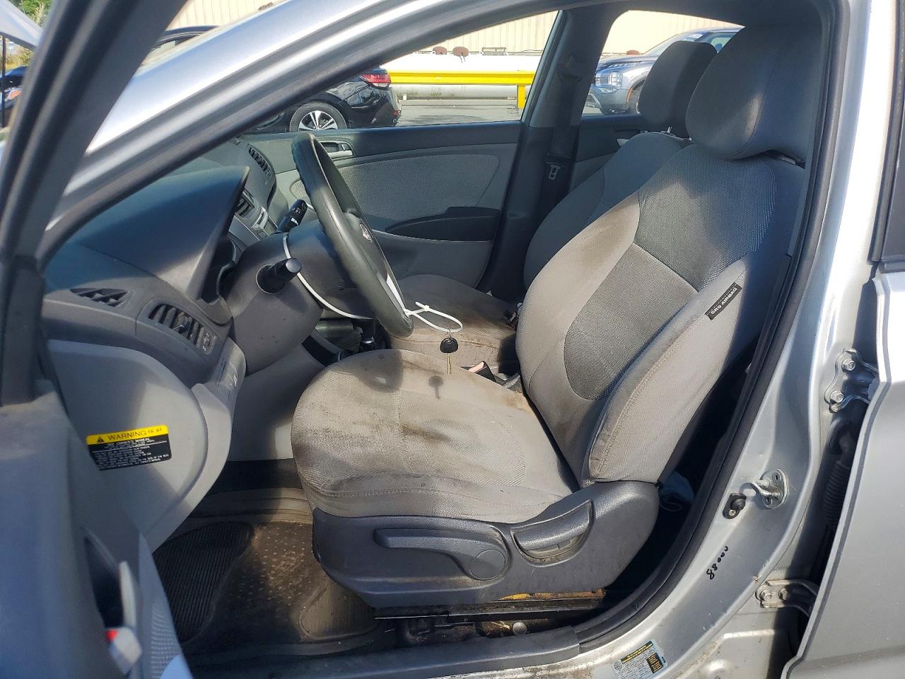 2012 Hyundai Accent Gls Silver vin: KMHCT4AE3CU083440