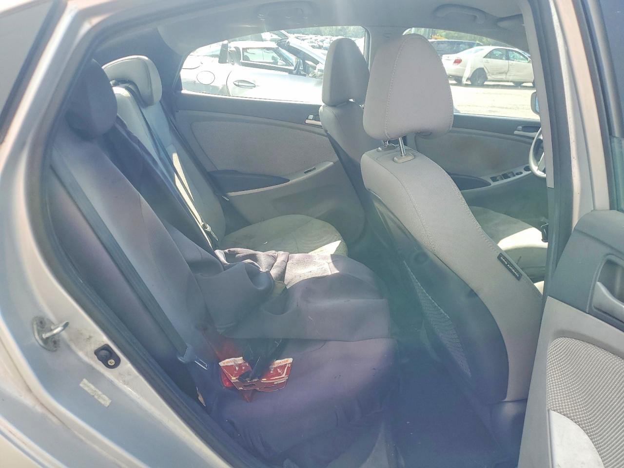 2012 Hyundai Accent Gls Silver vin: KMHCT4AE3CU083440