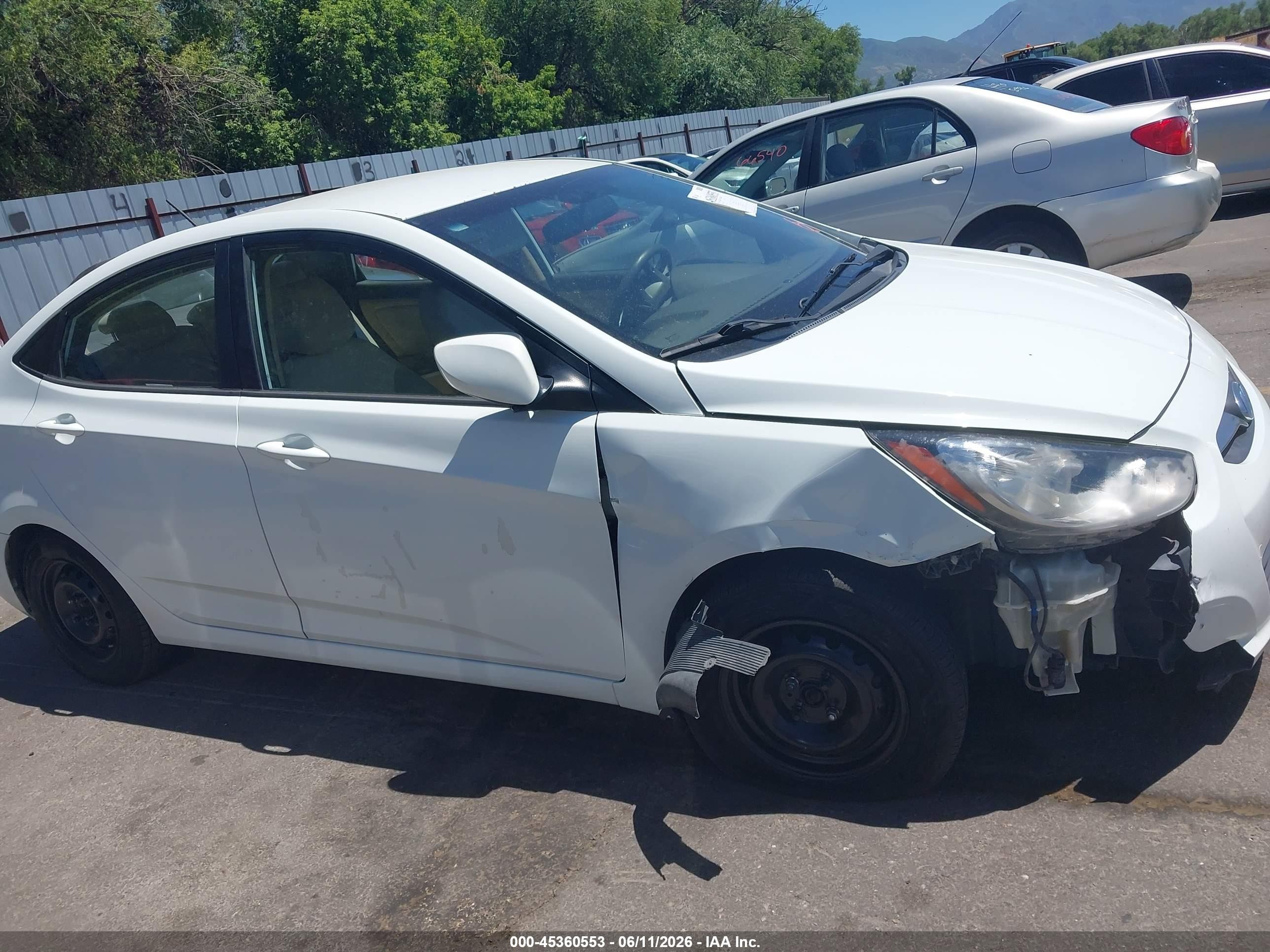 2012 Hyundai Accent Gls White vin: KMHCT4AE3CU219291