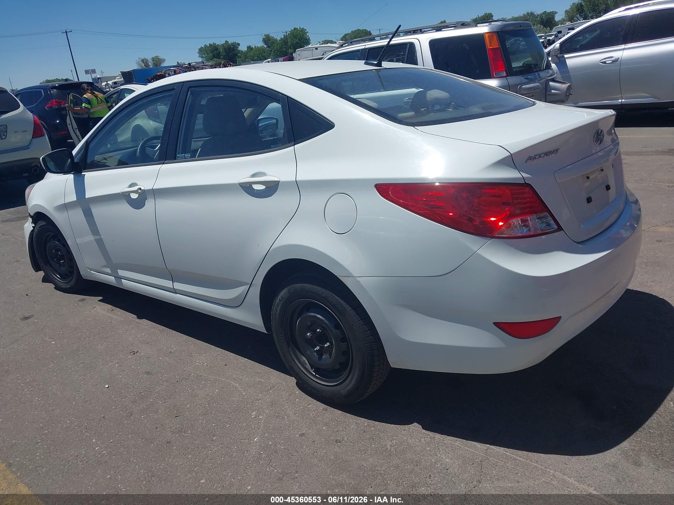 2012 Hyundai Accent Gls White vin: KMHCT4AE3CU219291