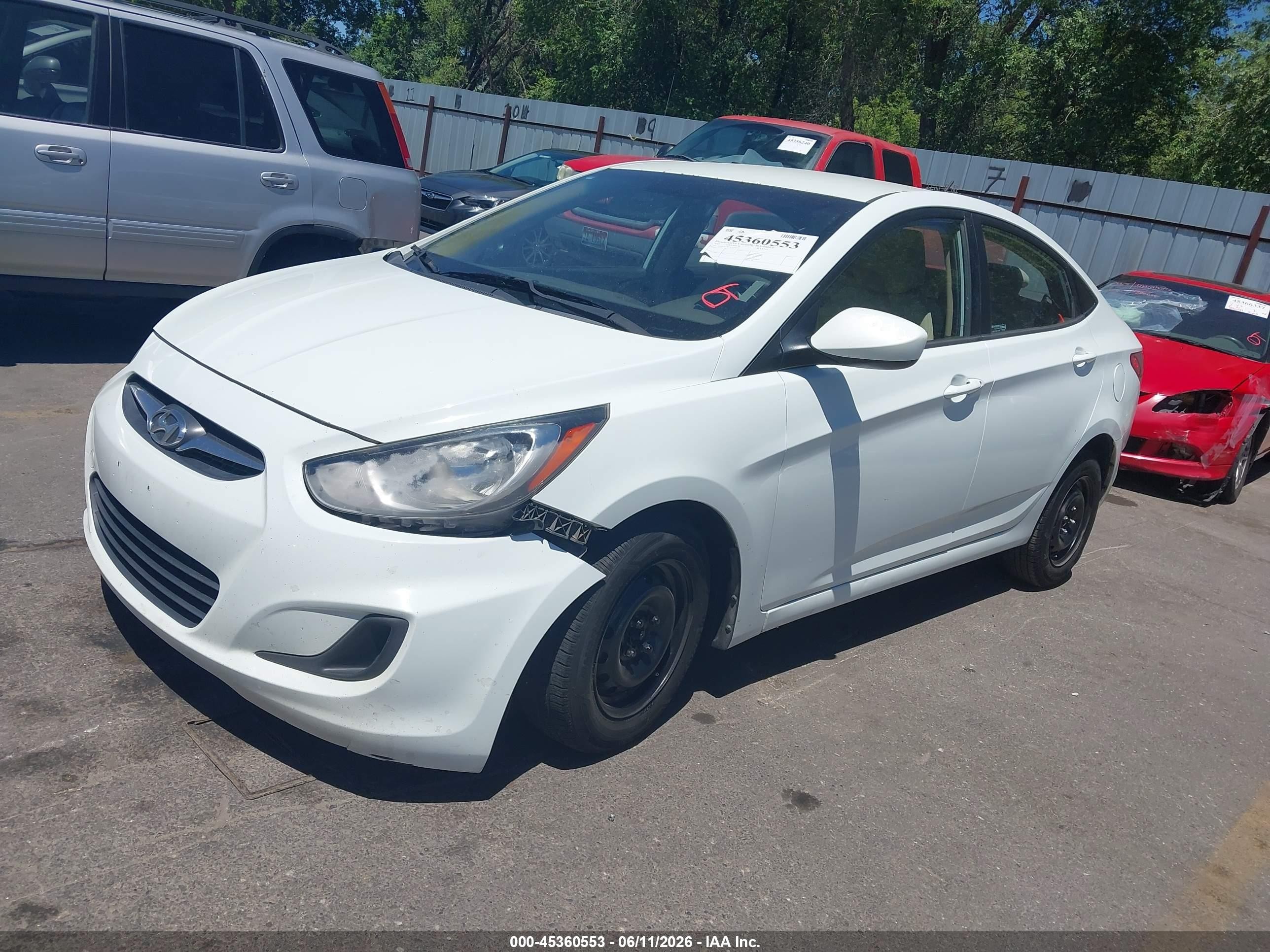 2012 Hyundai Accent Gls White vin: KMHCT4AE3CU219291