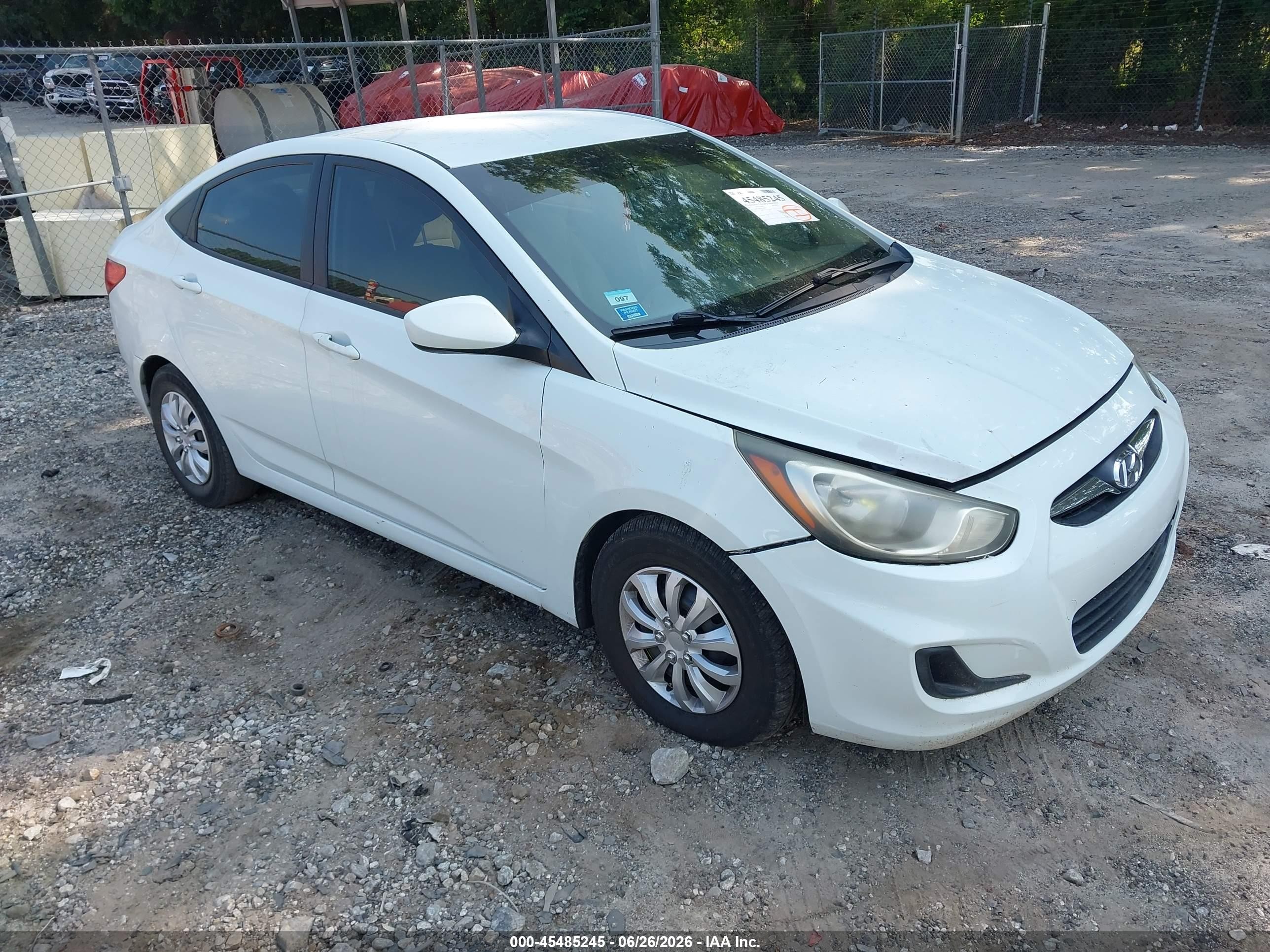 2013 Hyundai Accent Gls White vin: KMHCT4AE3DU290072