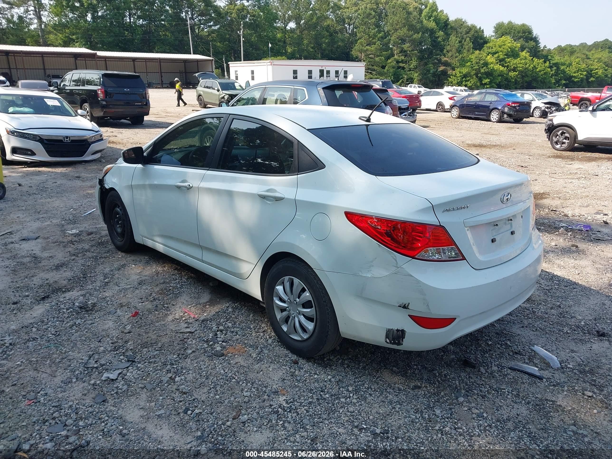 2013 Hyundai Accent Gls White vin: KMHCT4AE3DU290072