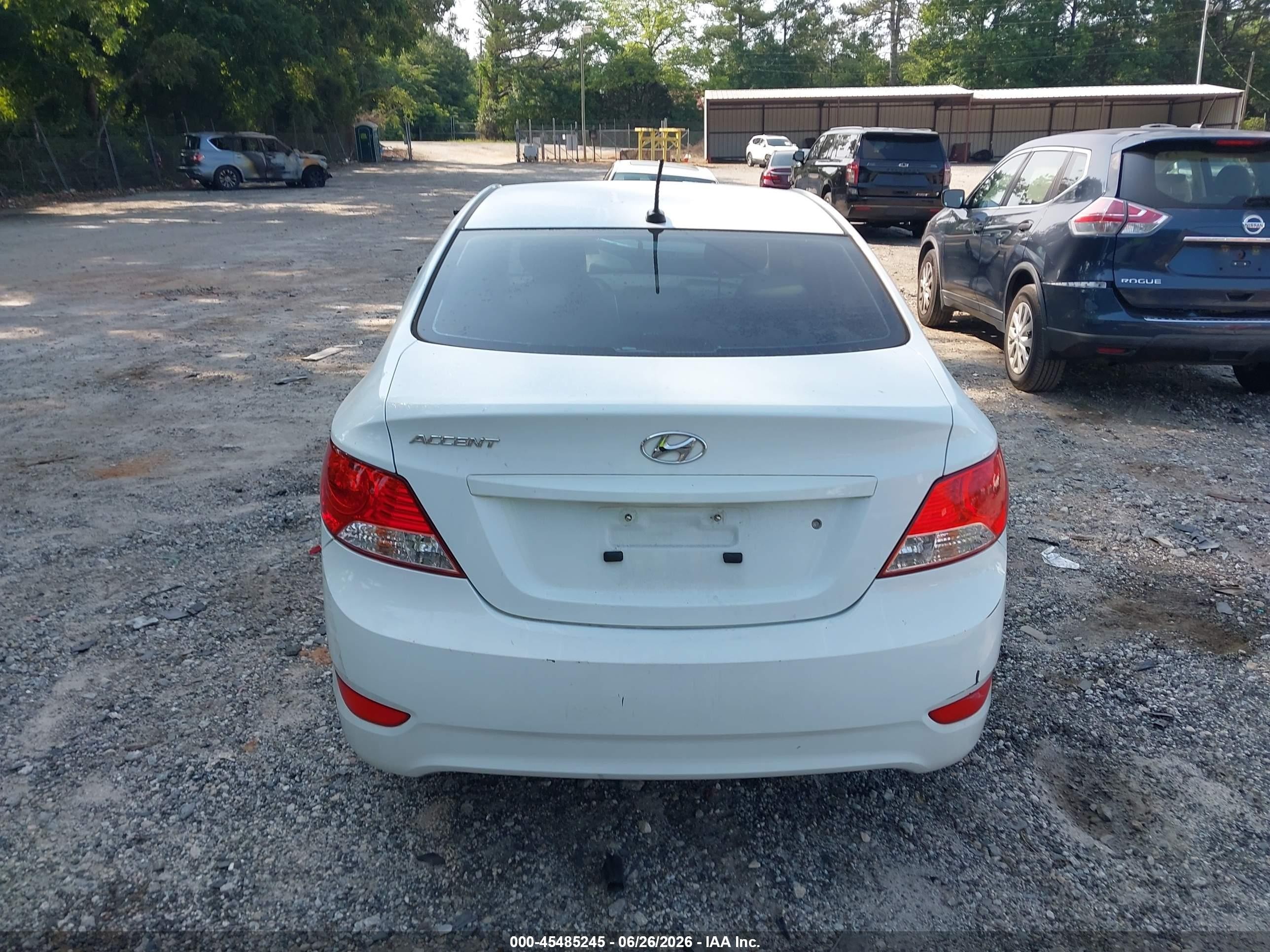 2013 Hyundai Accent Gls White vin: KMHCT4AE3DU290072