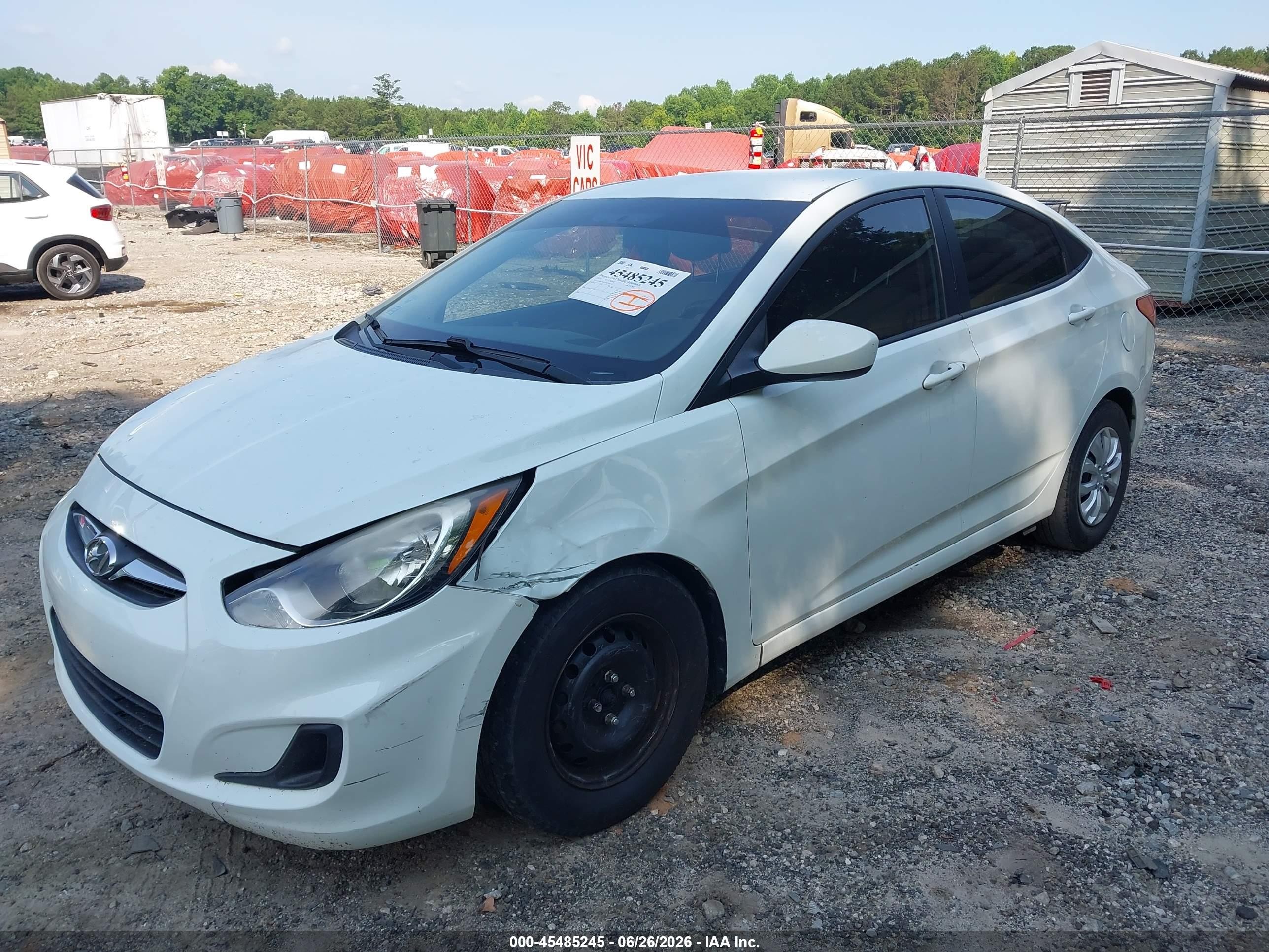 2013 Hyundai Accent Gls White vin: KMHCT4AE3DU290072