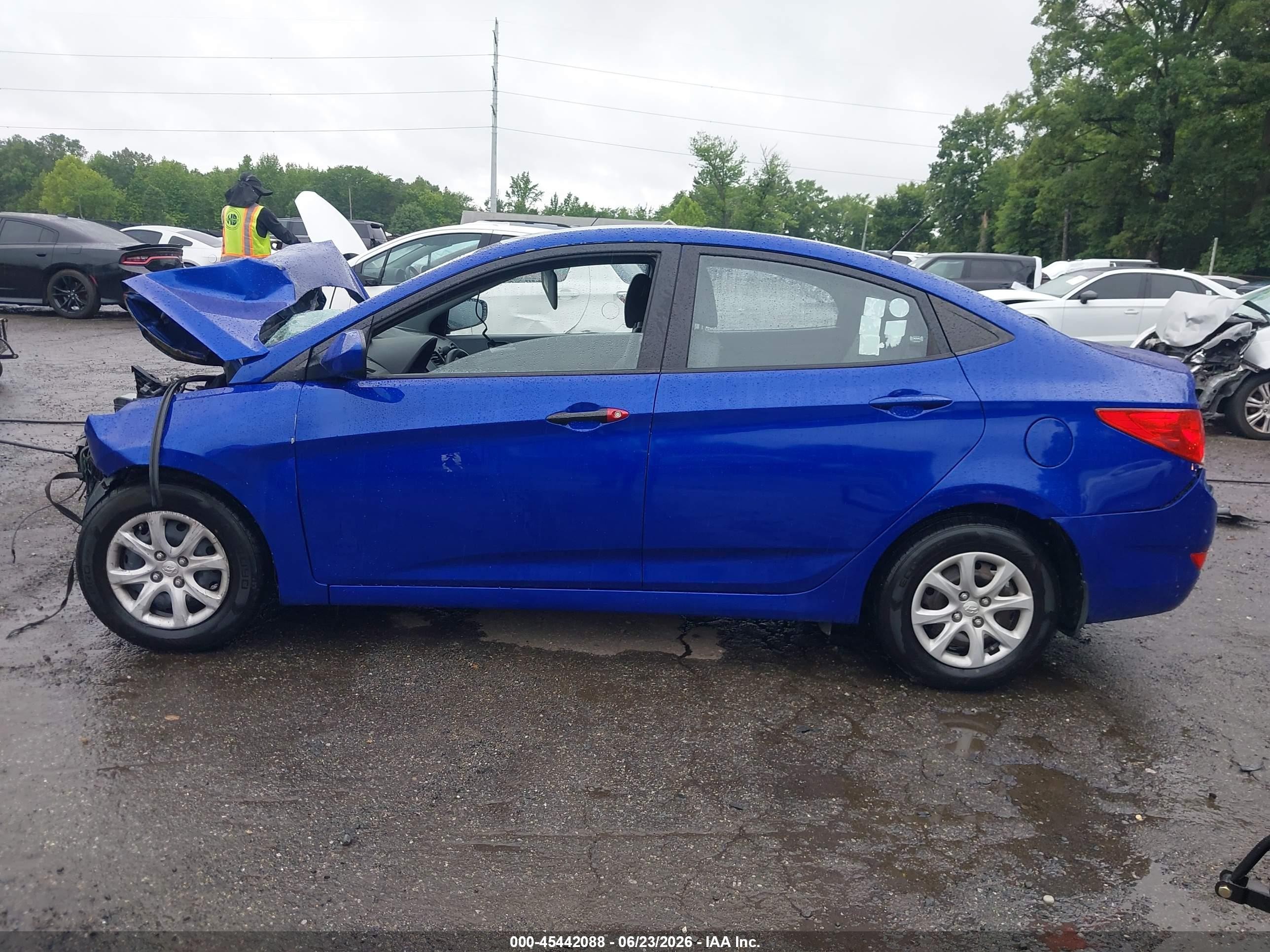 2013 Hyundai Accent Gls Blue vin: KMHCT4AE3DU362162