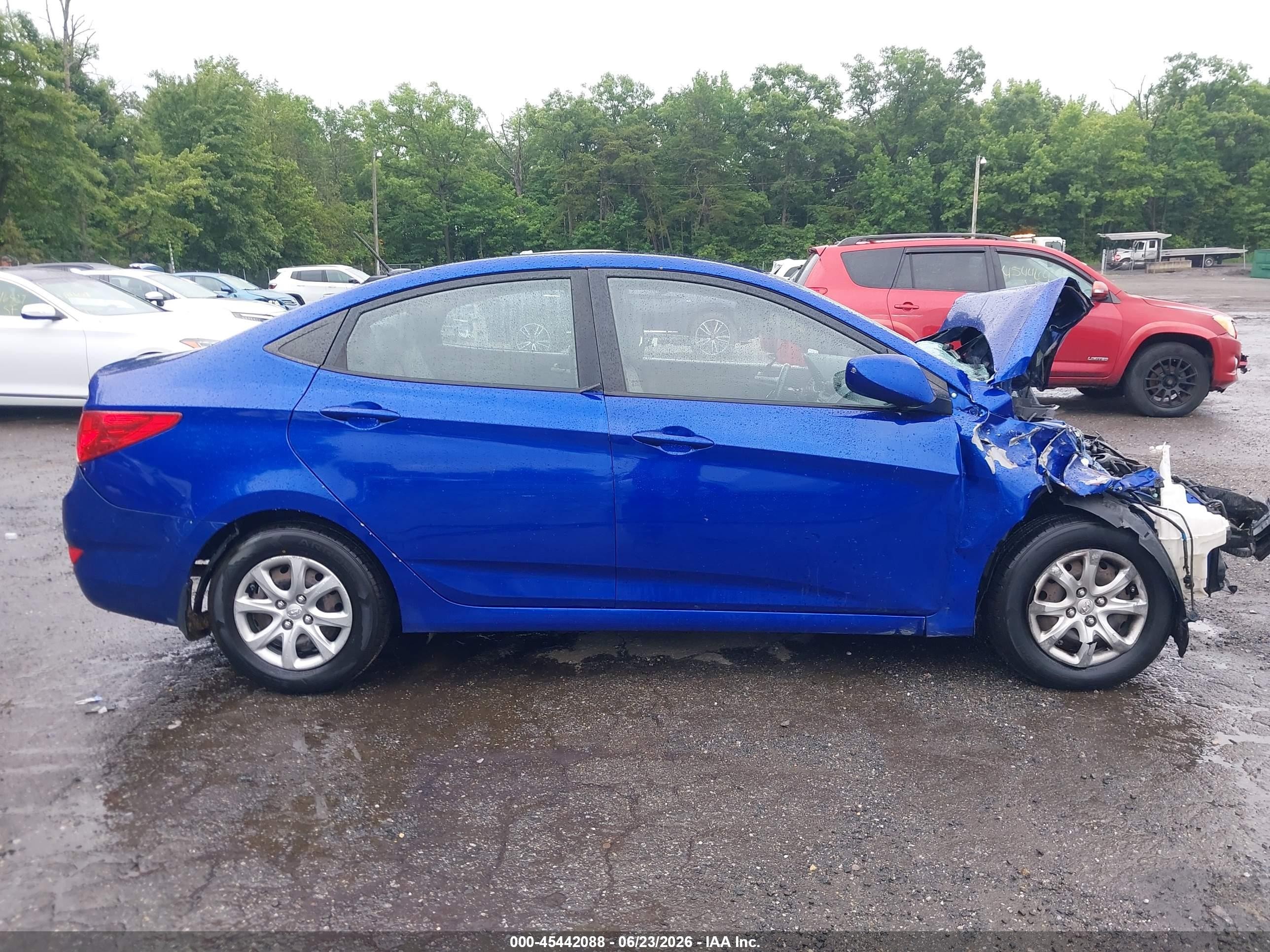 2013 Hyundai Accent Gls Blue vin: KMHCT4AE3DU362162