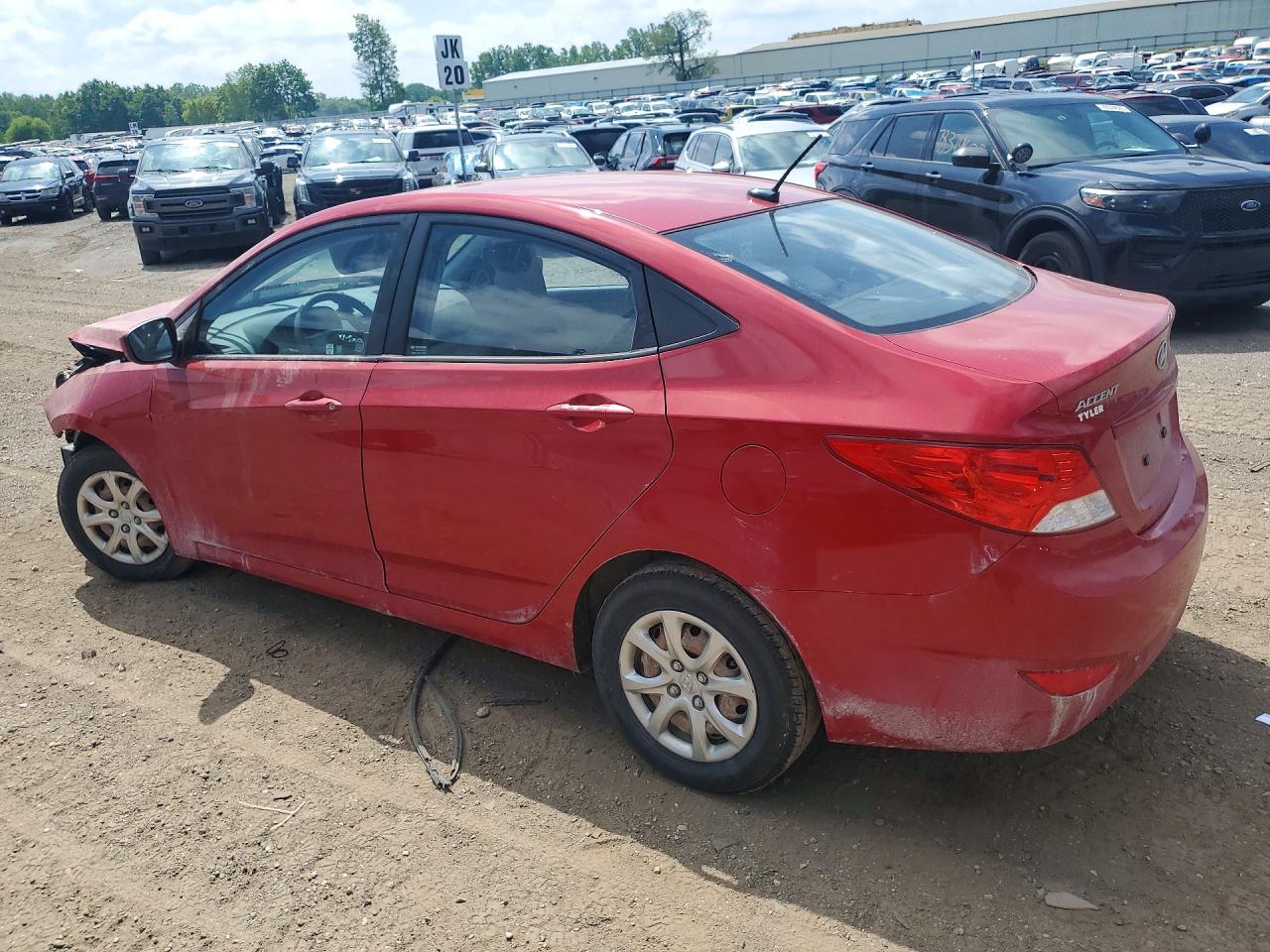 2013 Hyundai Accent Gls Red vin: KMHCT4AE3DU385134