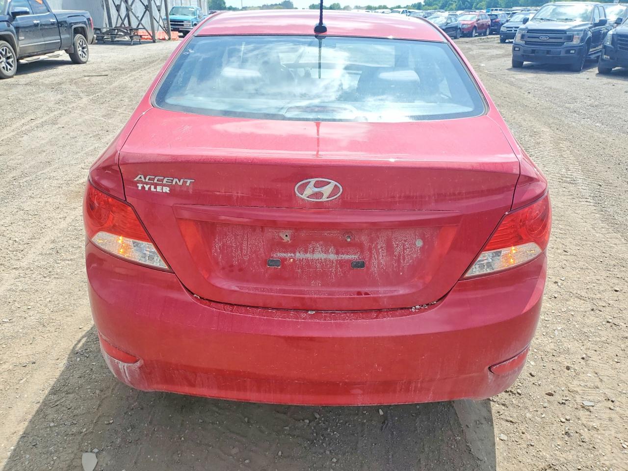 2013 Hyundai Accent Gls Red vin: KMHCT4AE3DU385134