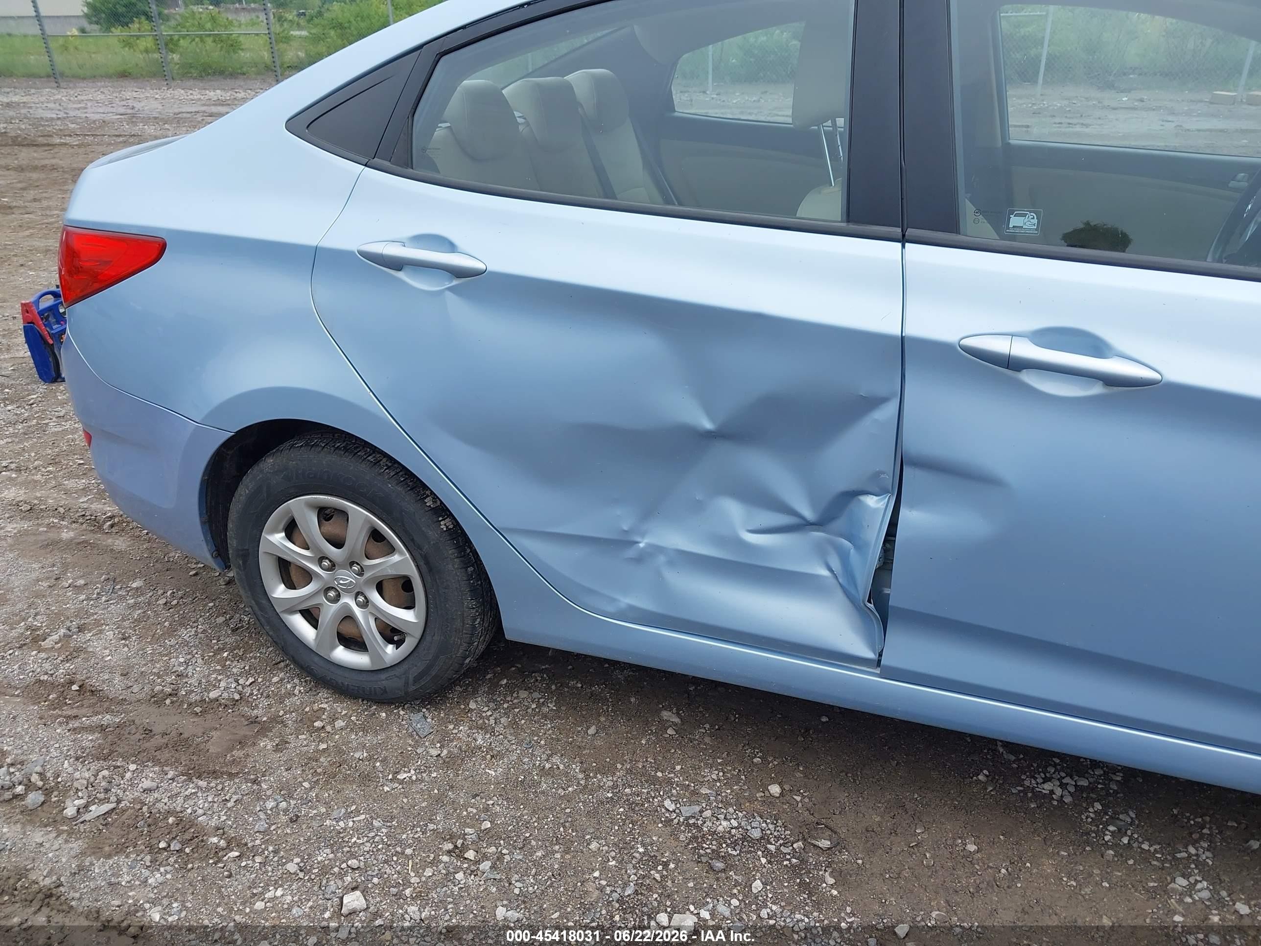 2013 Hyundai Accent Gls Light Blue vin: KMHCT4AE3DU430377