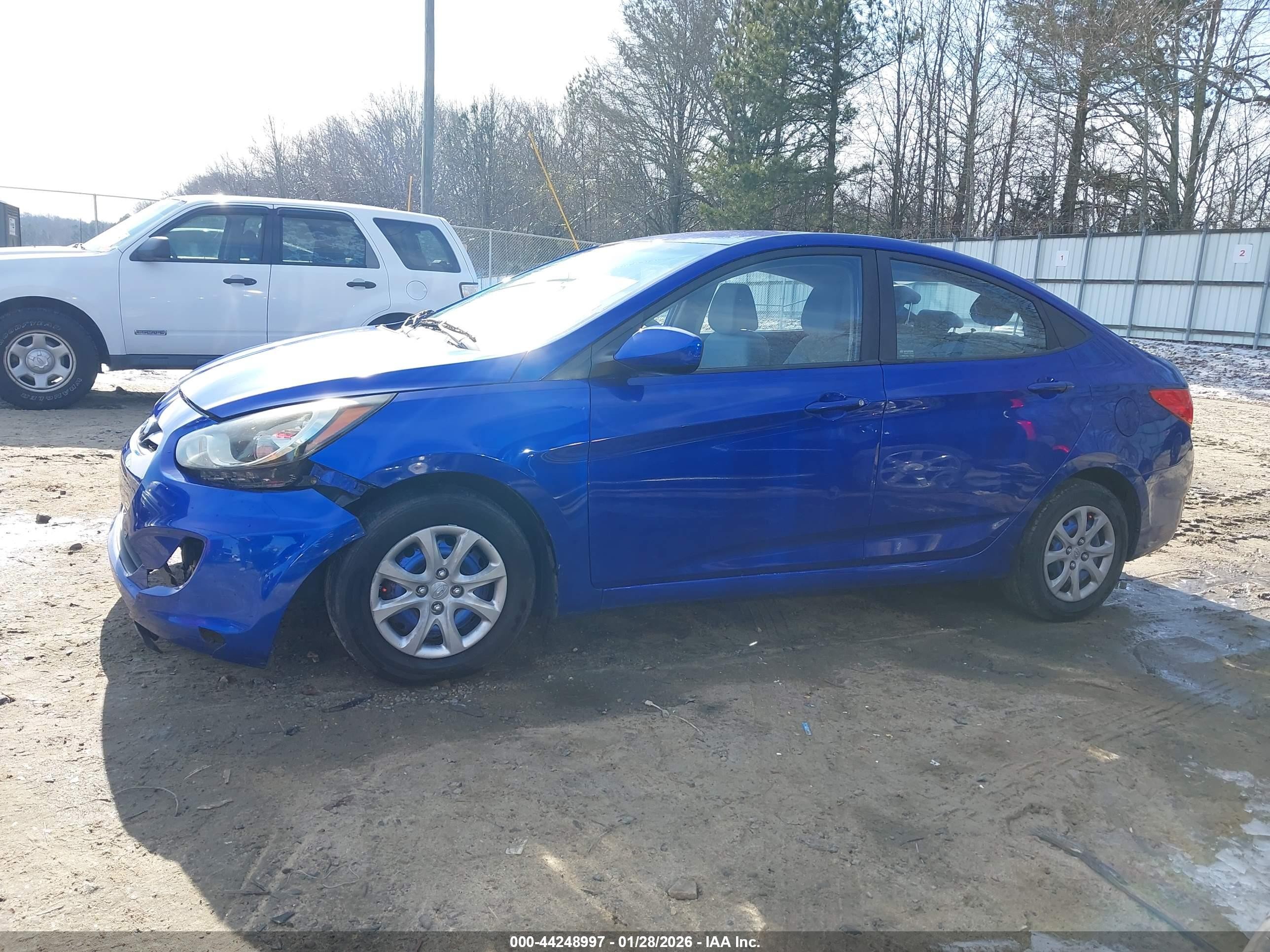 2013 Hyundai Accent Gls Синий vin: KMHCT4AE3DU477800
