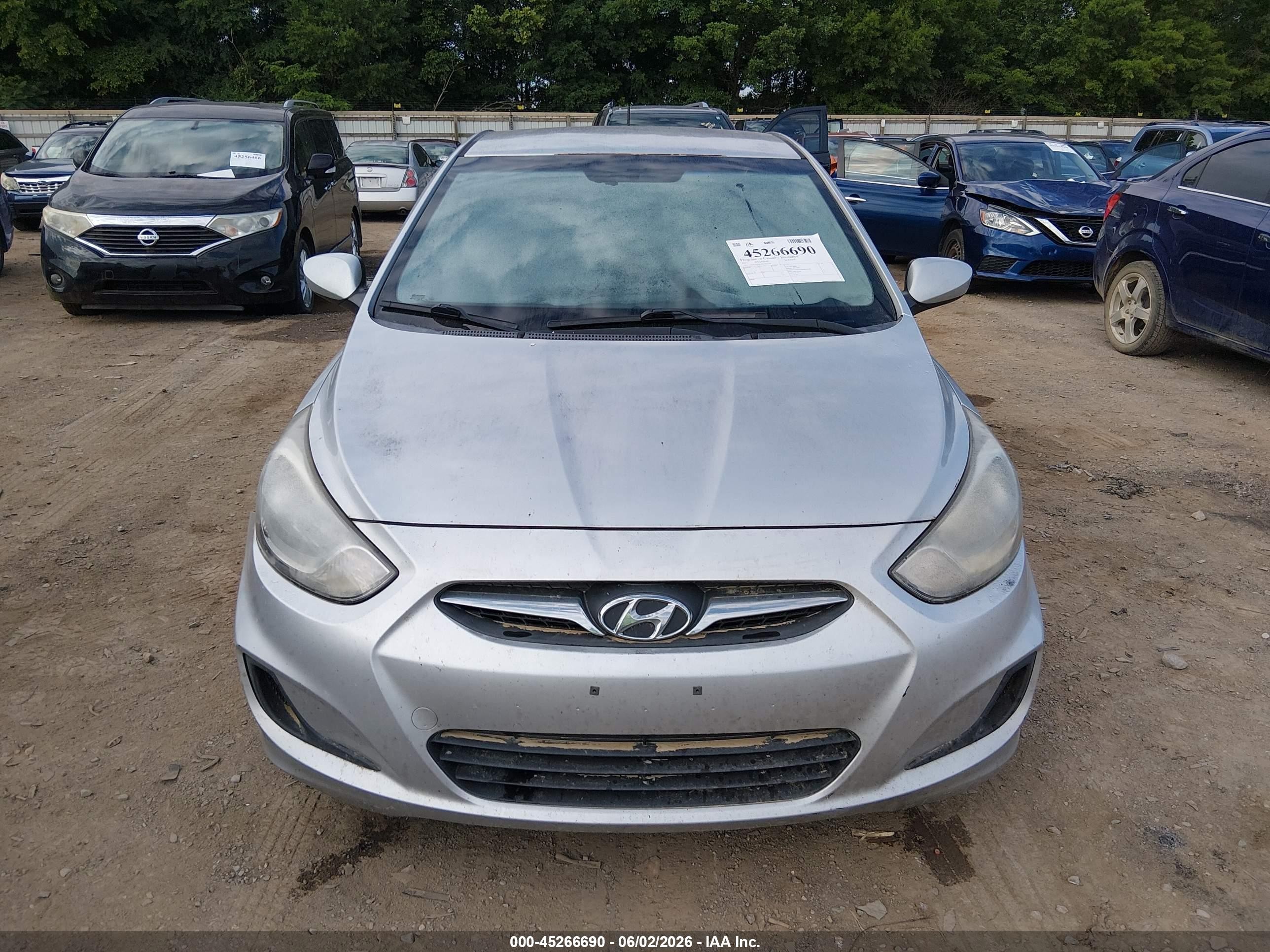 2013 Hyundai Accent Gls Silver vin: KMHCT4AE3DU501030