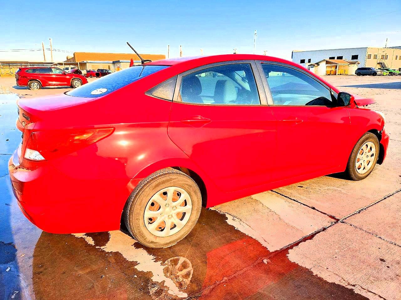 2013 Hyundai Accent Gls Red vin: KMHCT4AE3DU526218