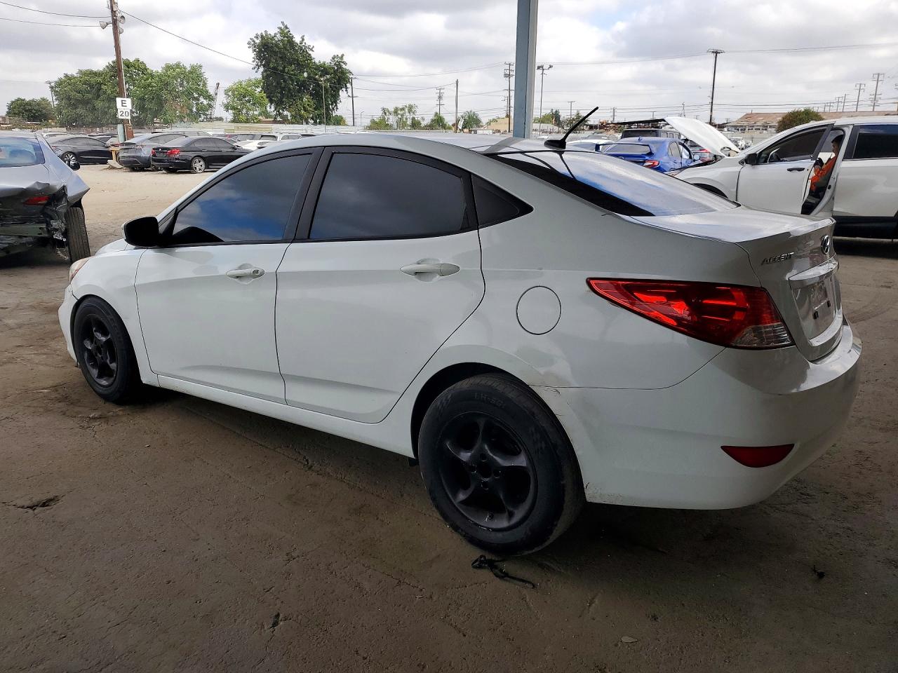 2013 Hyundai Accent Gls White vin: KMHCT4AE3DU537803