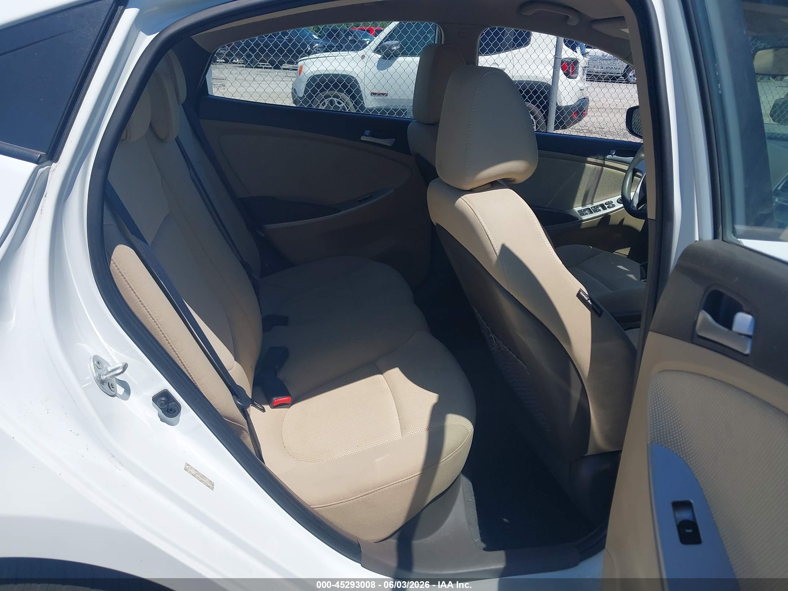 2013 Hyundai Accent Gls Белый vin: KMHCT4AE3DU551488