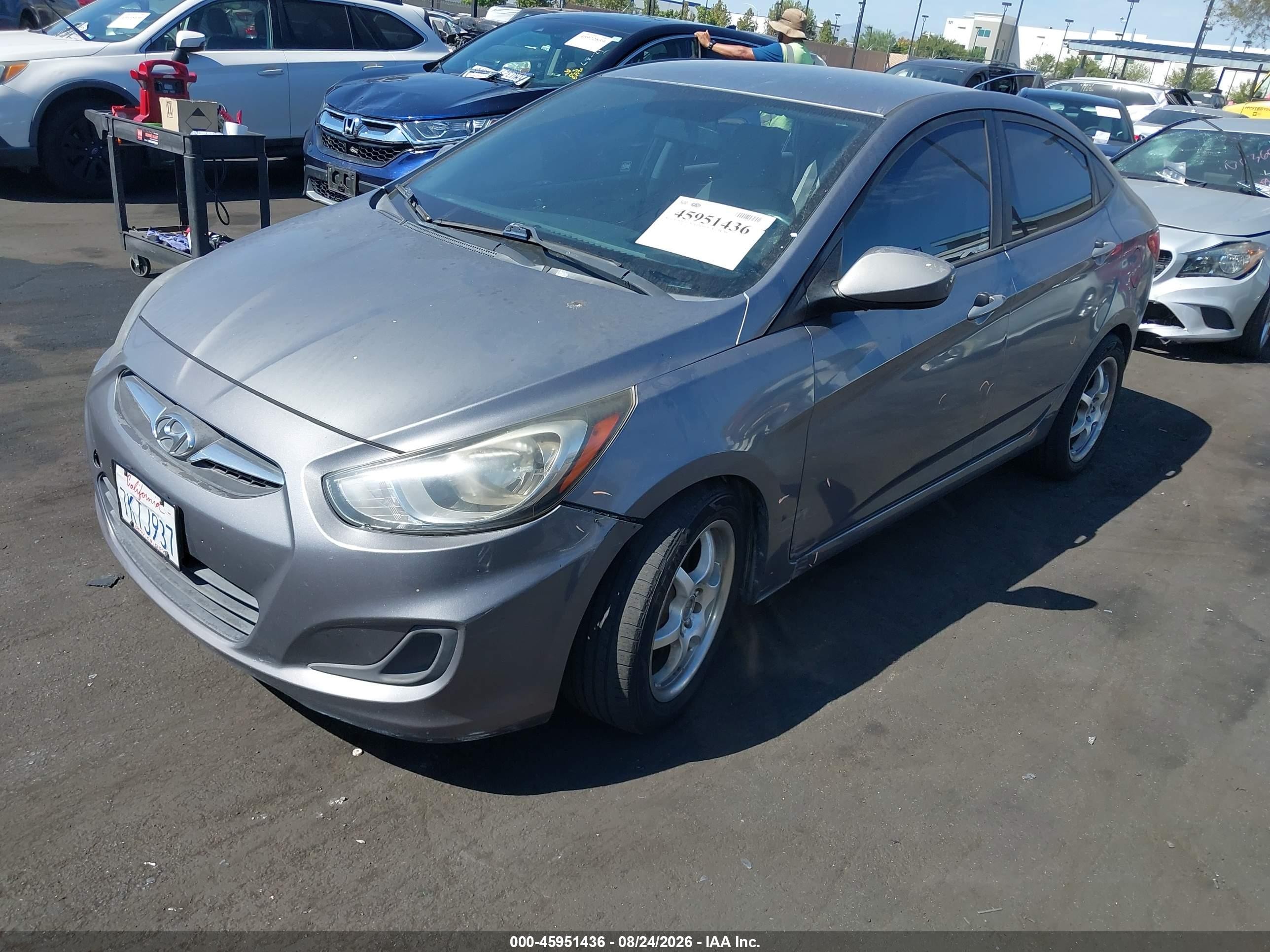 2013 Hyundai Accent Gls Gray vin: KMHCT4AE3DU556870