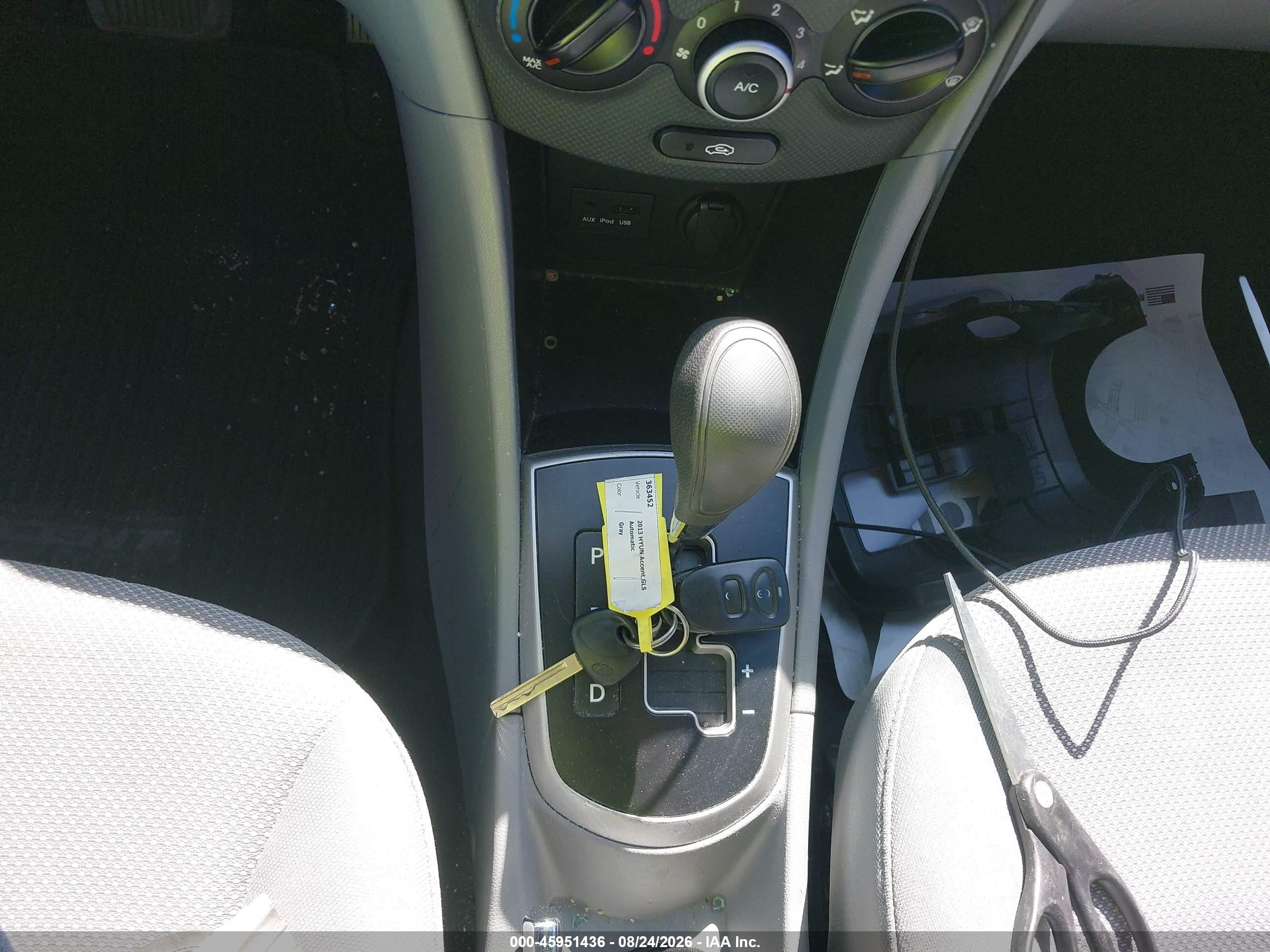 2013 Hyundai Accent Gls Gray vin: KMHCT4AE3DU556870