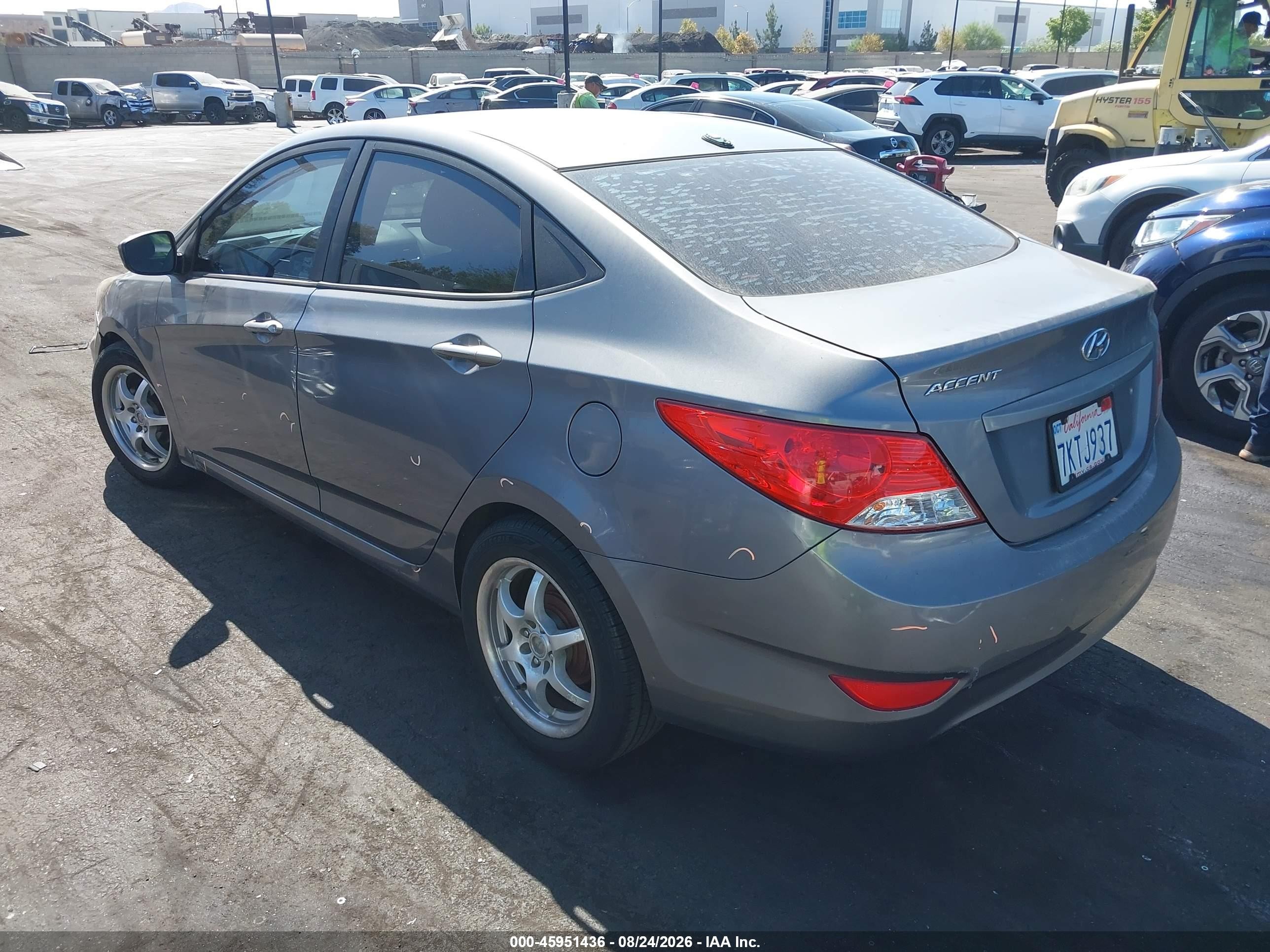 2013 Hyundai Accent Gls Gray vin: KMHCT4AE3DU556870