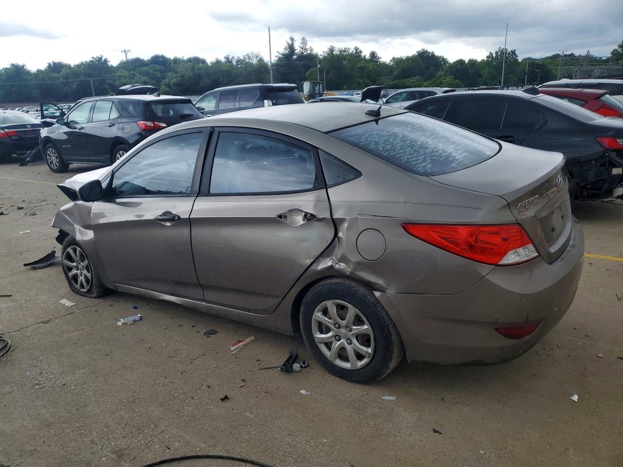 2013 Hyundai Accent Gls Tan vin: KMHCT4AE3DU559378
