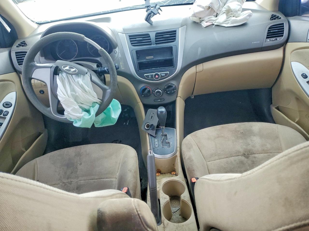 2013 Hyundai Accent Gls Tan vin: KMHCT4AE3DU559378