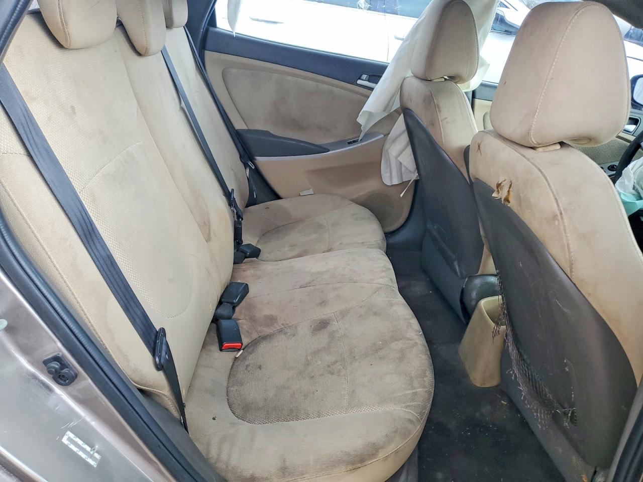 2013 Hyundai Accent Gls Tan vin: KMHCT4AE3DU559378