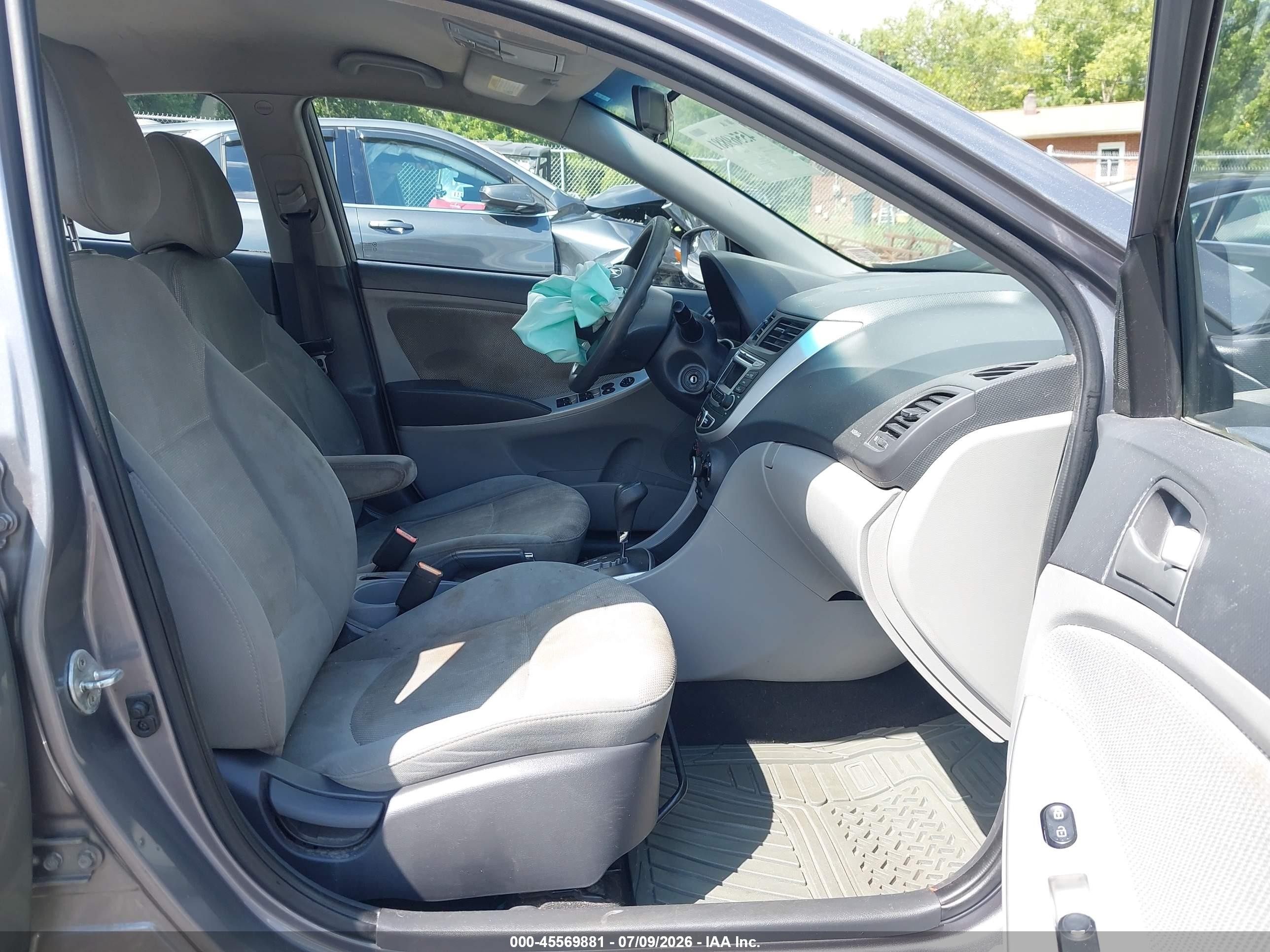 2014 Hyundai Accent Gls Gray vin: KMHCT4AE3EU639880