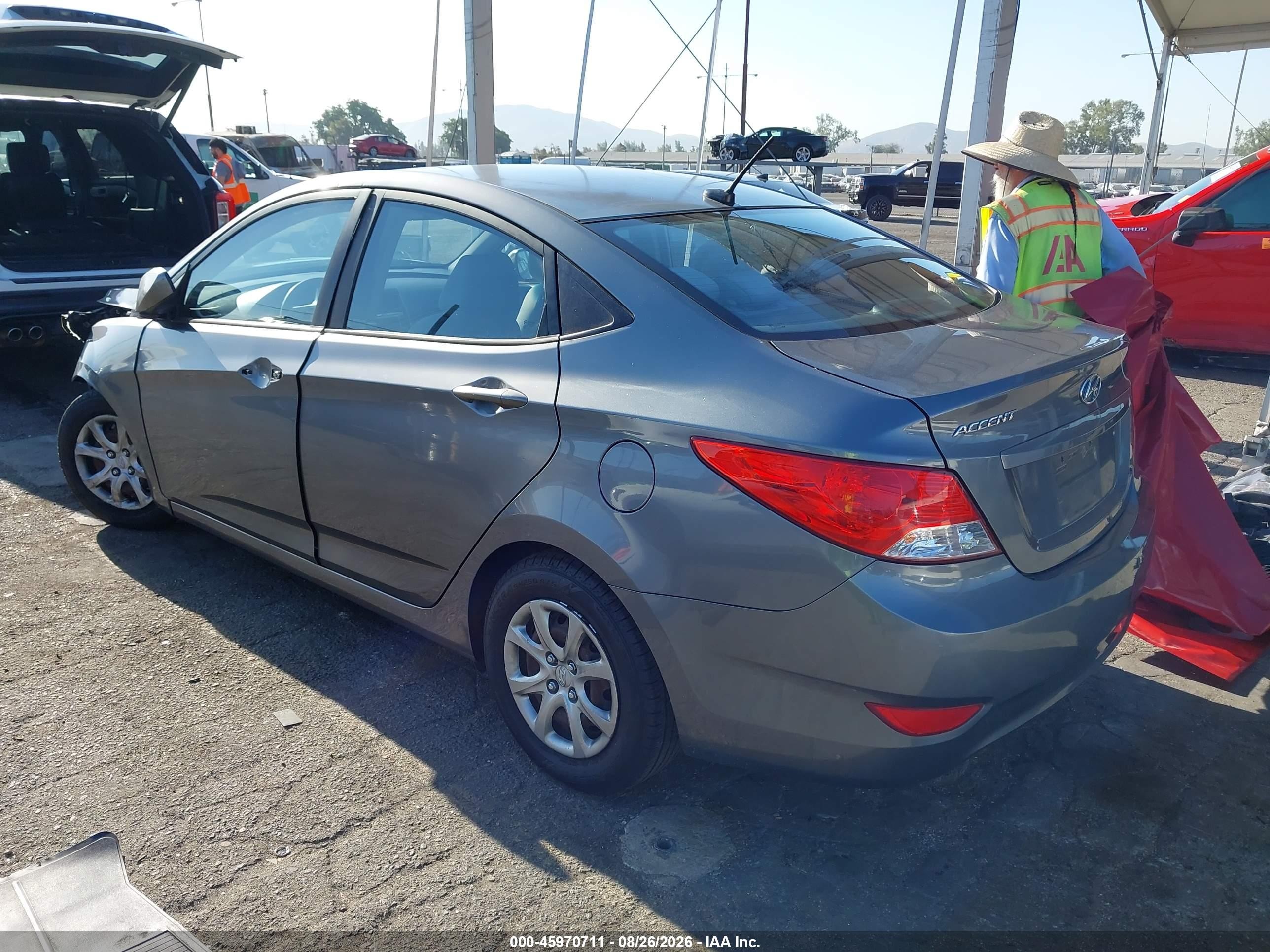 2014 Hyundai Accent Gls Silver vin: KMHCT4AE3EU695737