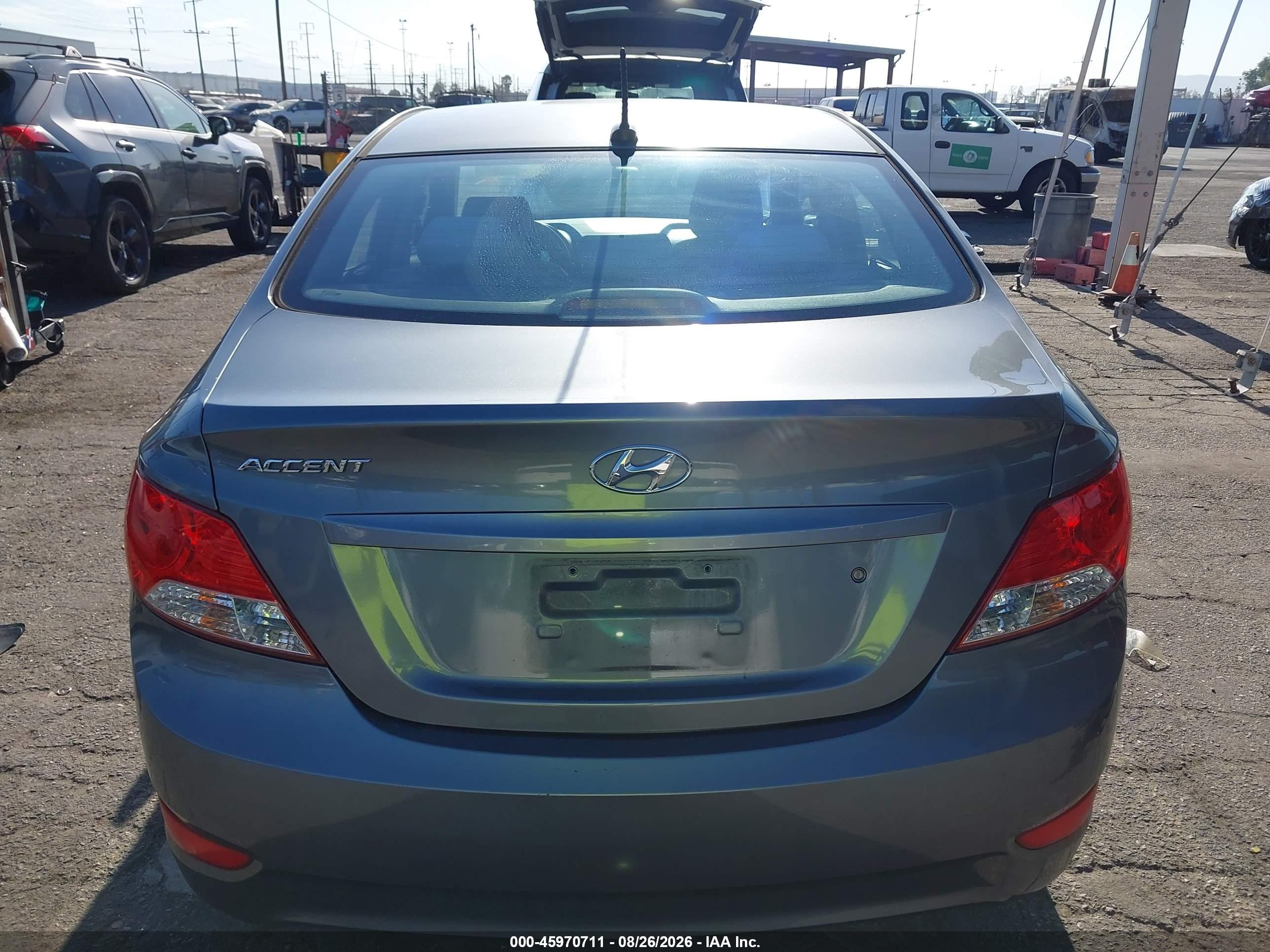 2014 Hyundai Accent Gls Silver vin: KMHCT4AE3EU695737