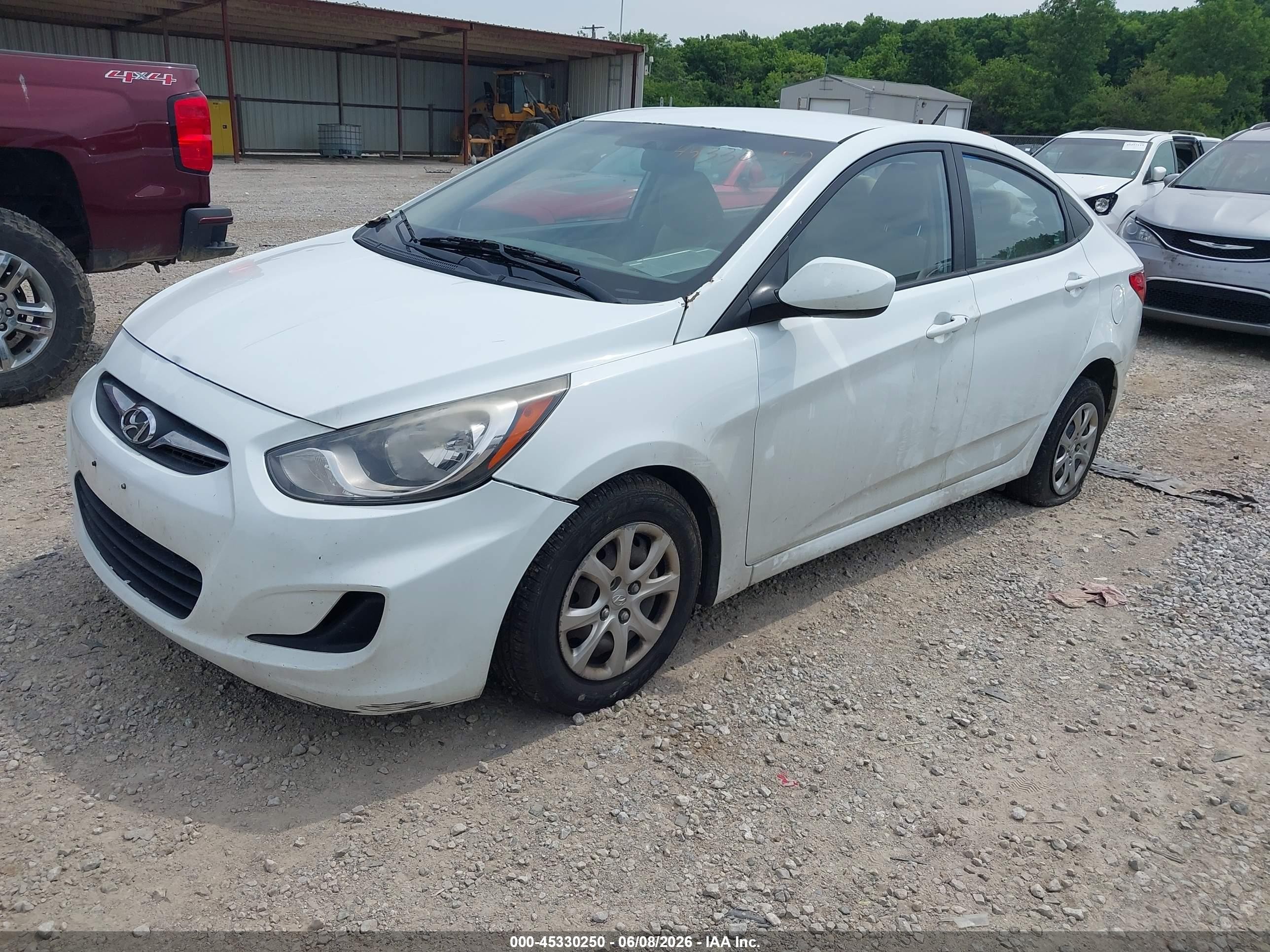 2014 Hyundai Accent Gls White vin: KMHCT4AE3EU751692