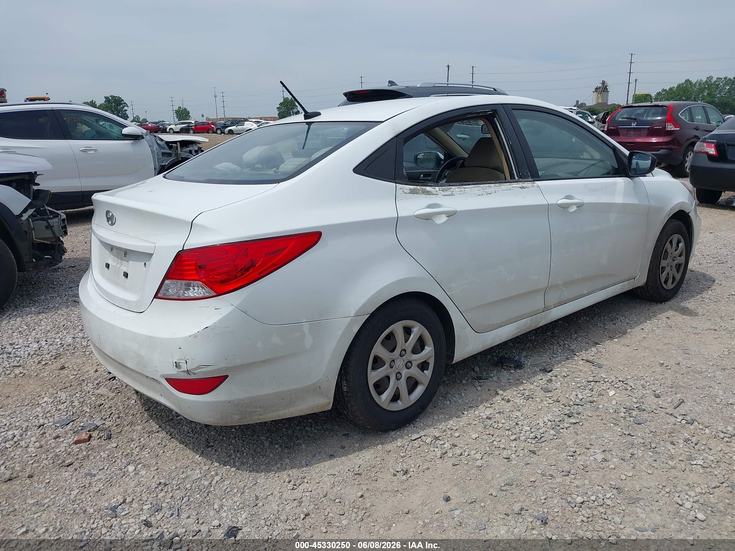 2014 Hyundai Accent Gls White vin: KMHCT4AE3EU751692