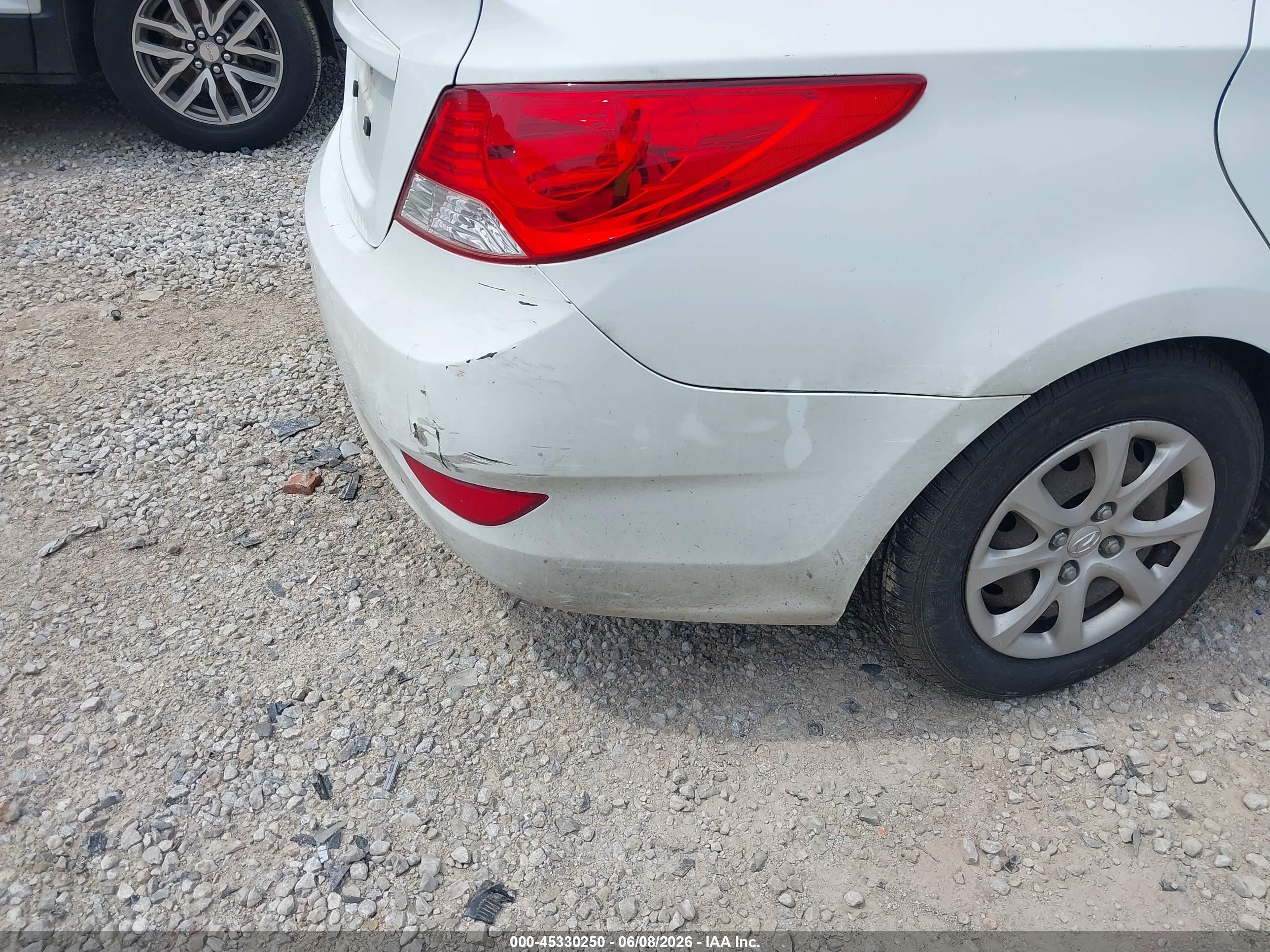 2014 Hyundai Accent Gls White vin: KMHCT4AE3EU751692
