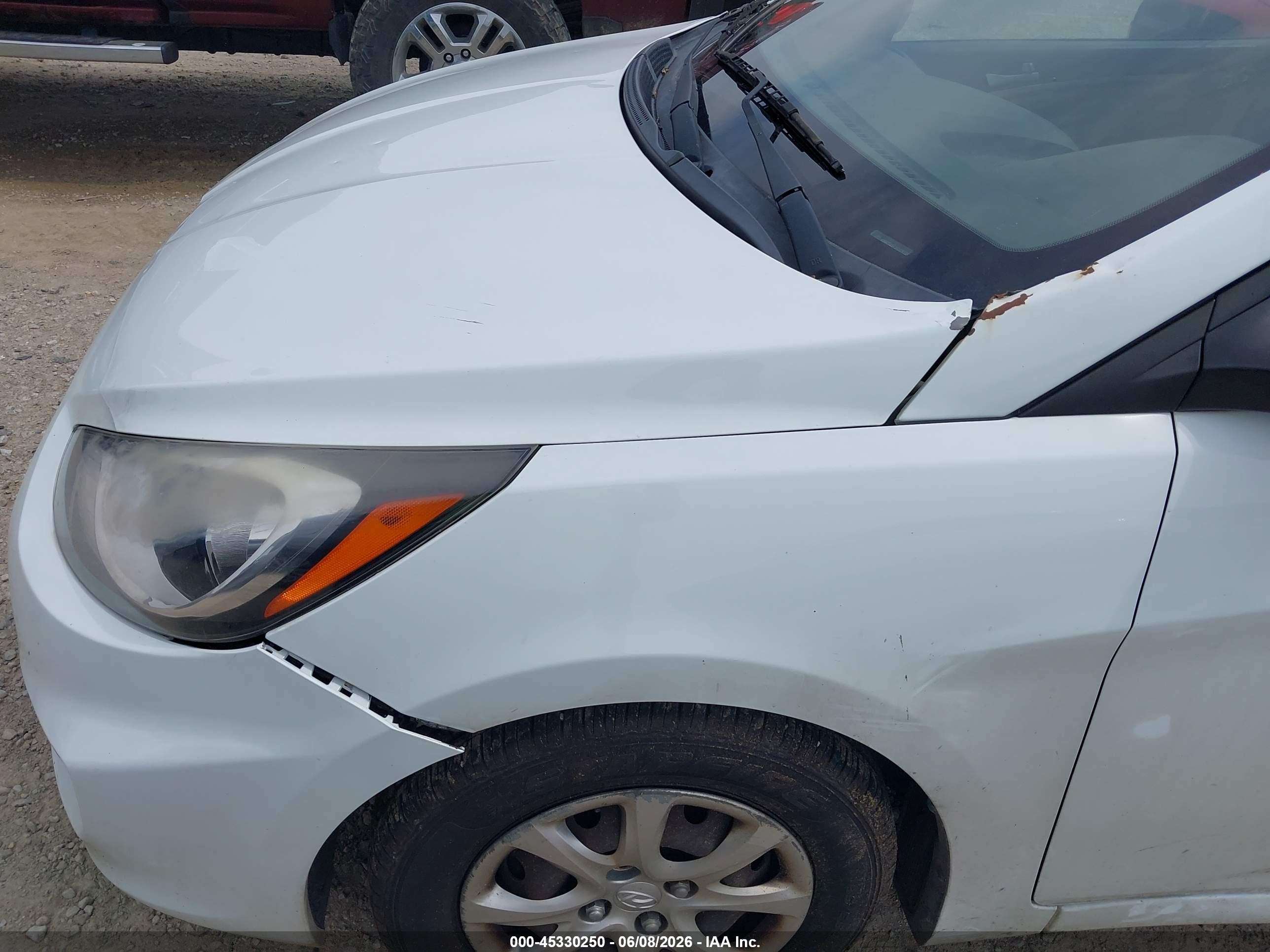 2014 Hyundai Accent Gls White vin: KMHCT4AE3EU751692