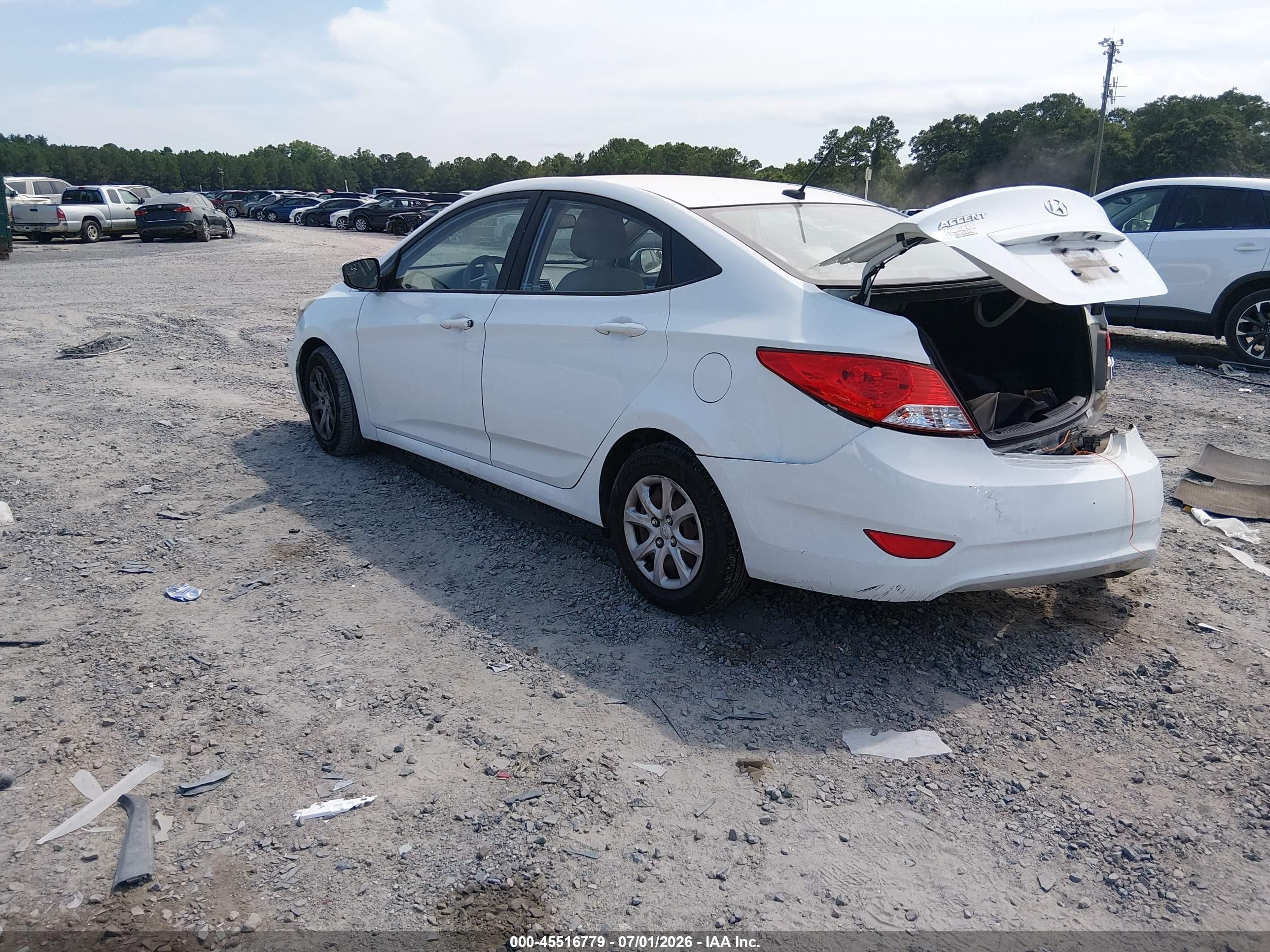 2014 Hyundai Accent Gls White vin: KMHCT4AE3EU757086