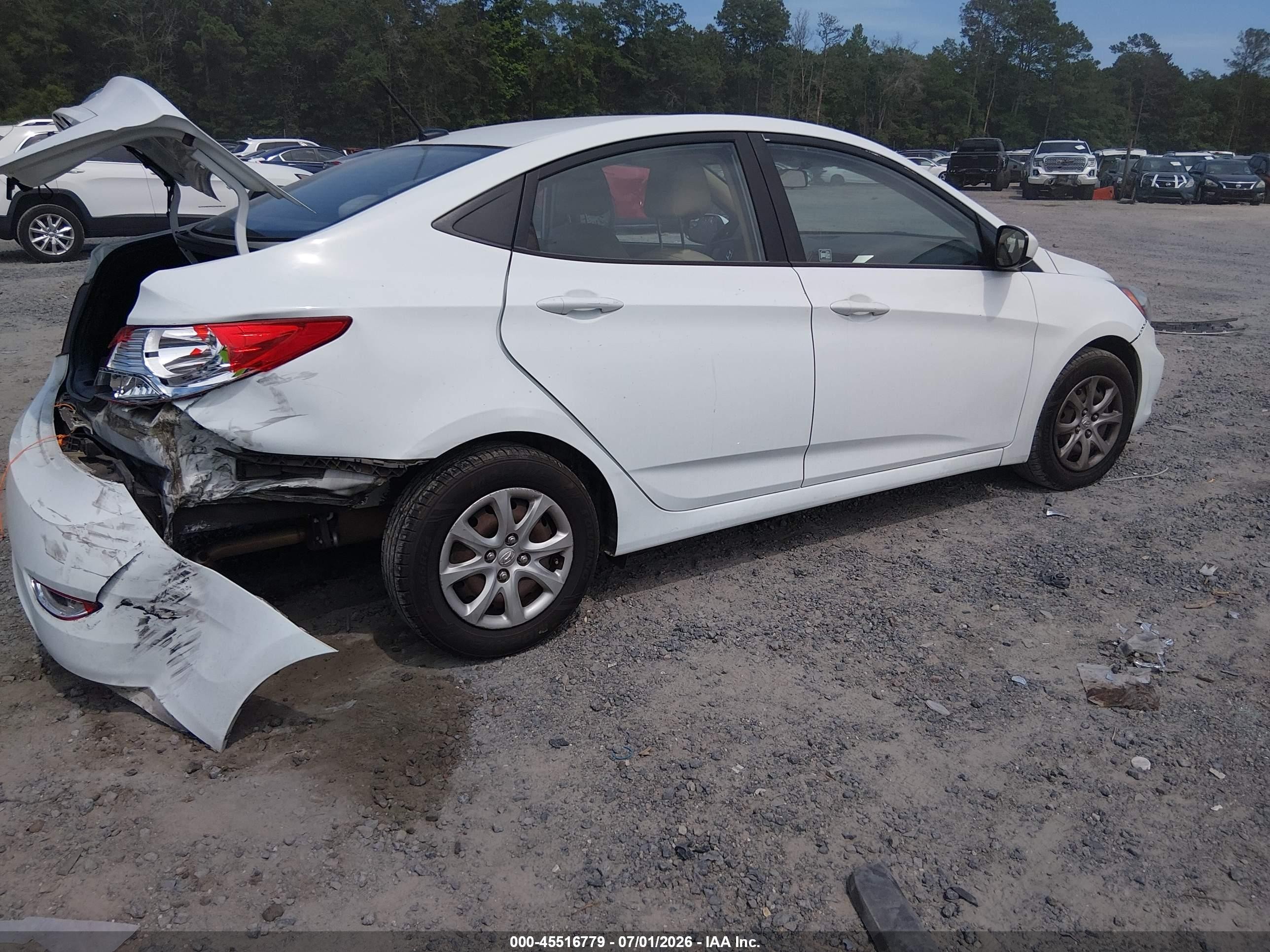 2014 Hyundai Accent Gls White vin: KMHCT4AE3EU757086