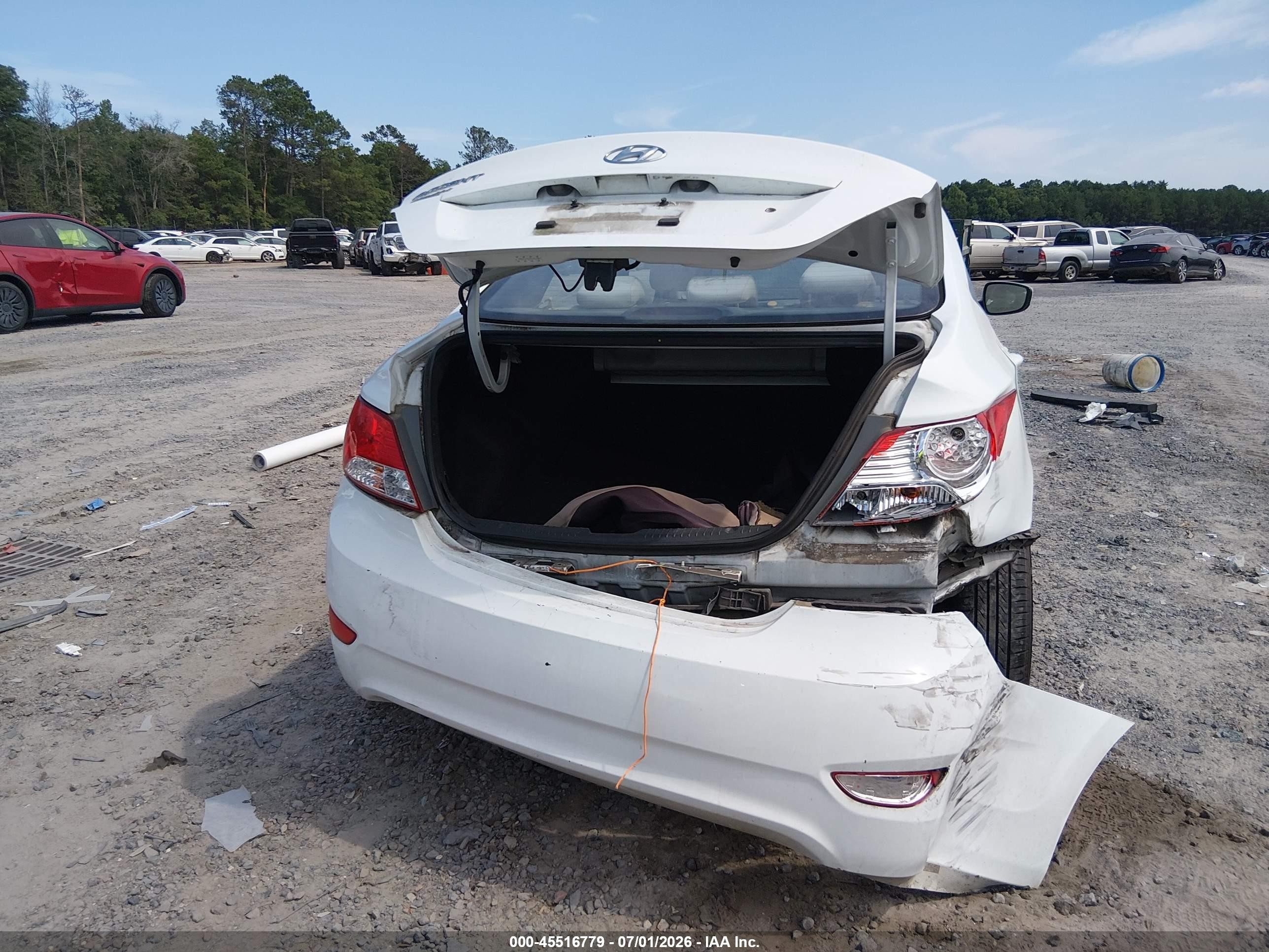 2014 Hyundai Accent Gls White vin: KMHCT4AE3EU757086