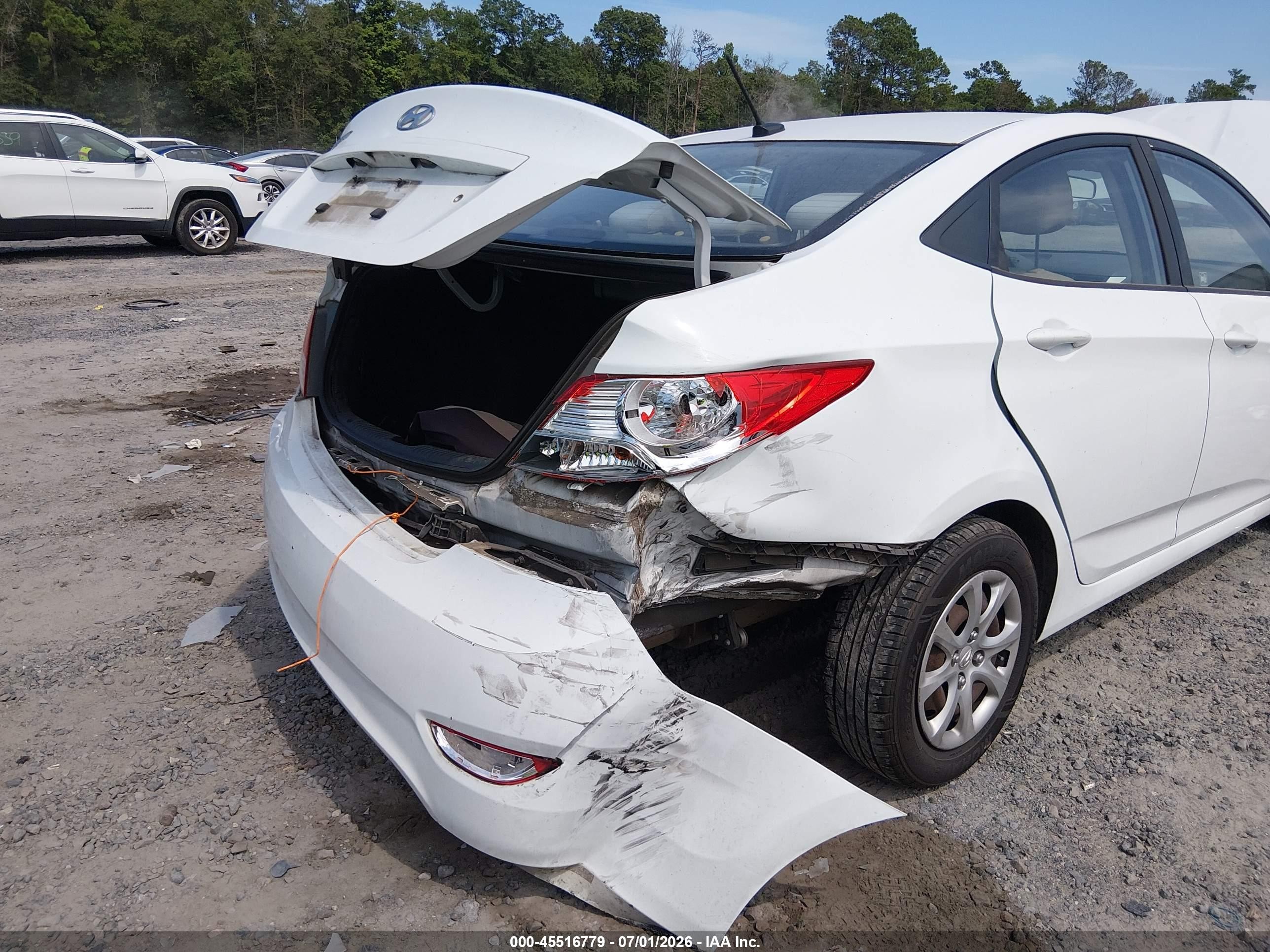 2014 Hyundai Accent Gls White vin: KMHCT4AE3EU757086