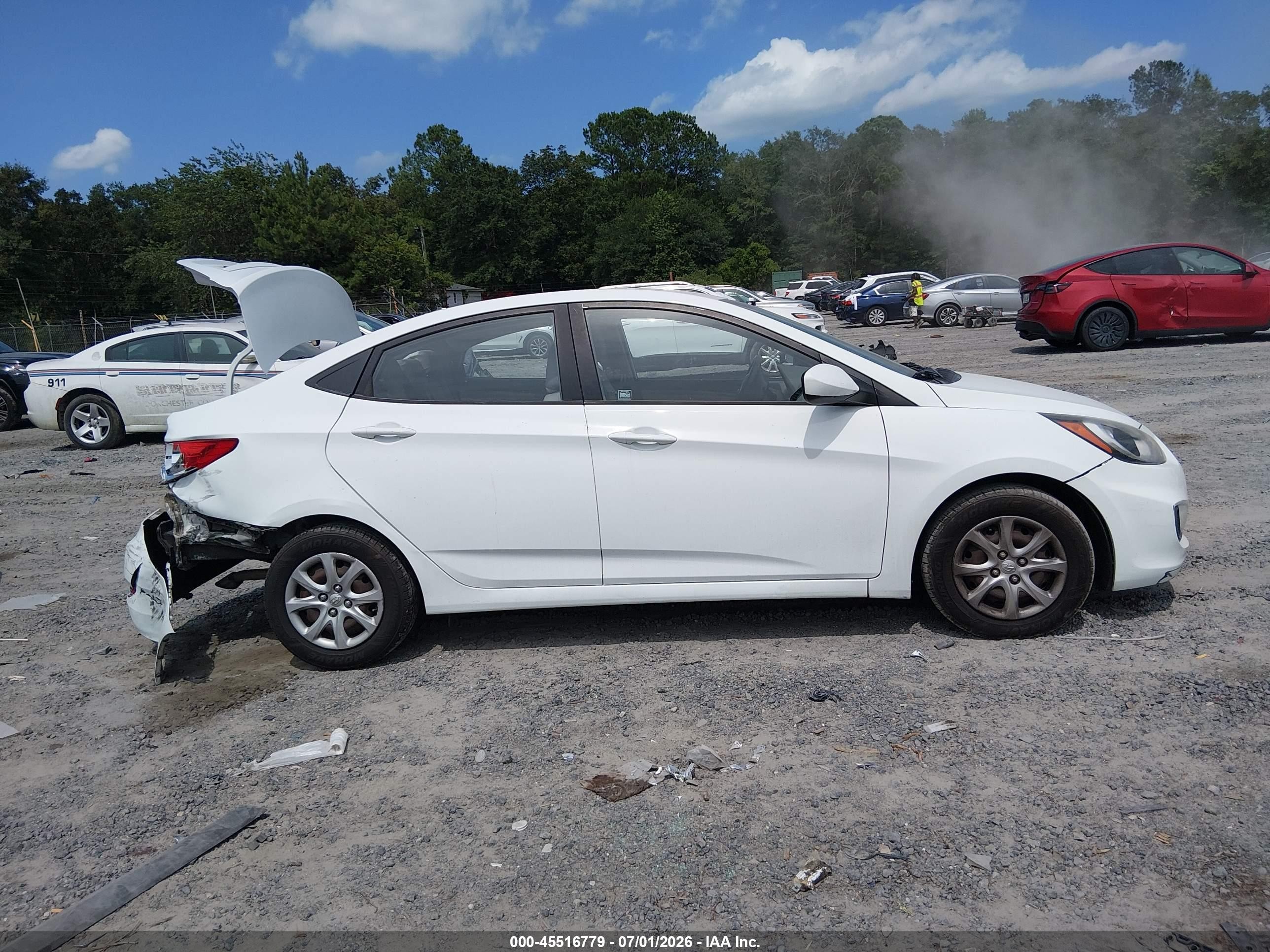 2014 Hyundai Accent Gls White vin: KMHCT4AE3EU757086