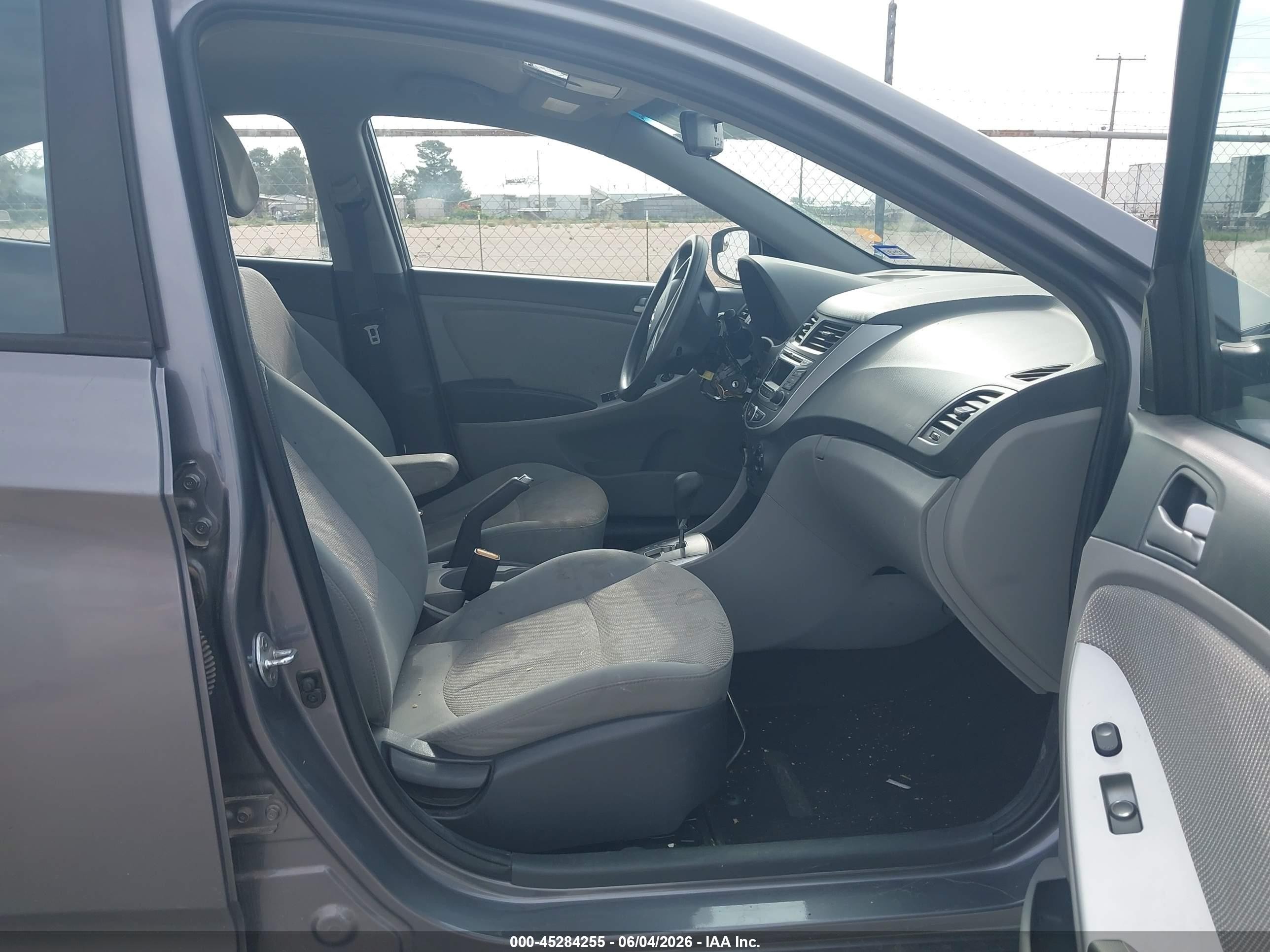2014 Hyundai Accent Gls Gray vin: KMHCT4AE3EU760568