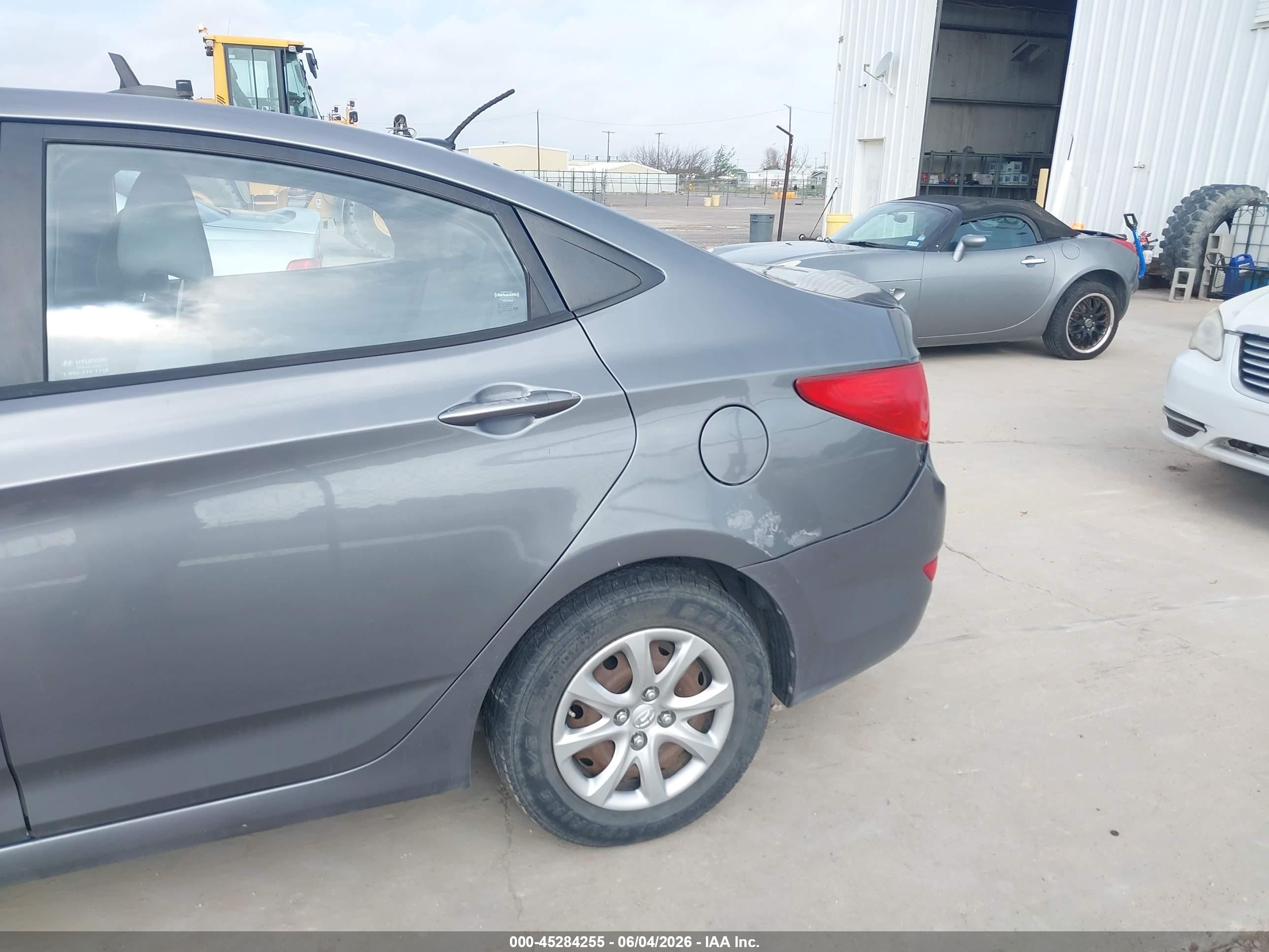 2014 Hyundai Accent Gls Gray vin: KMHCT4AE3EU760568
