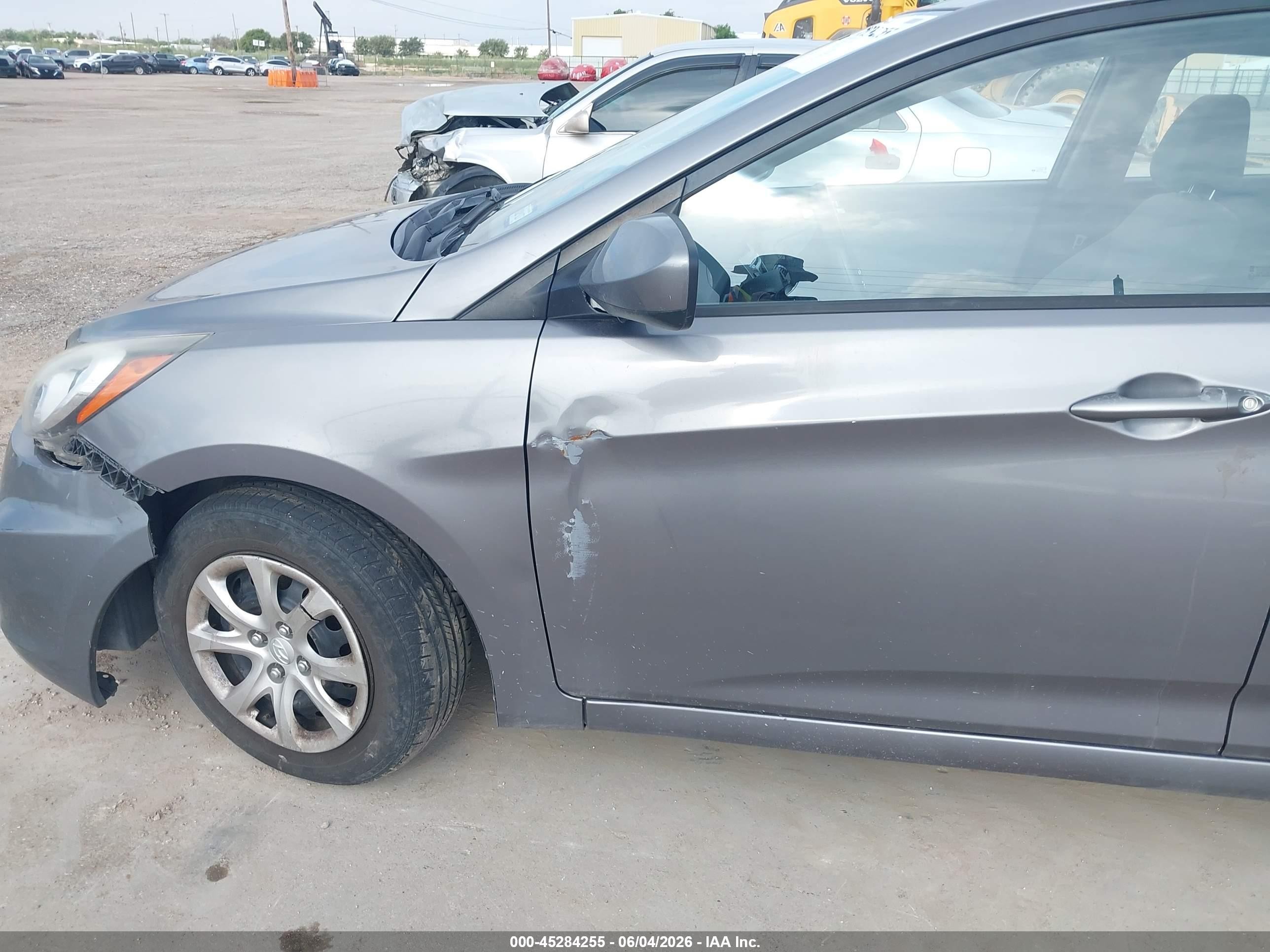 2014 Hyundai Accent Gls Gray vin: KMHCT4AE3EU760568