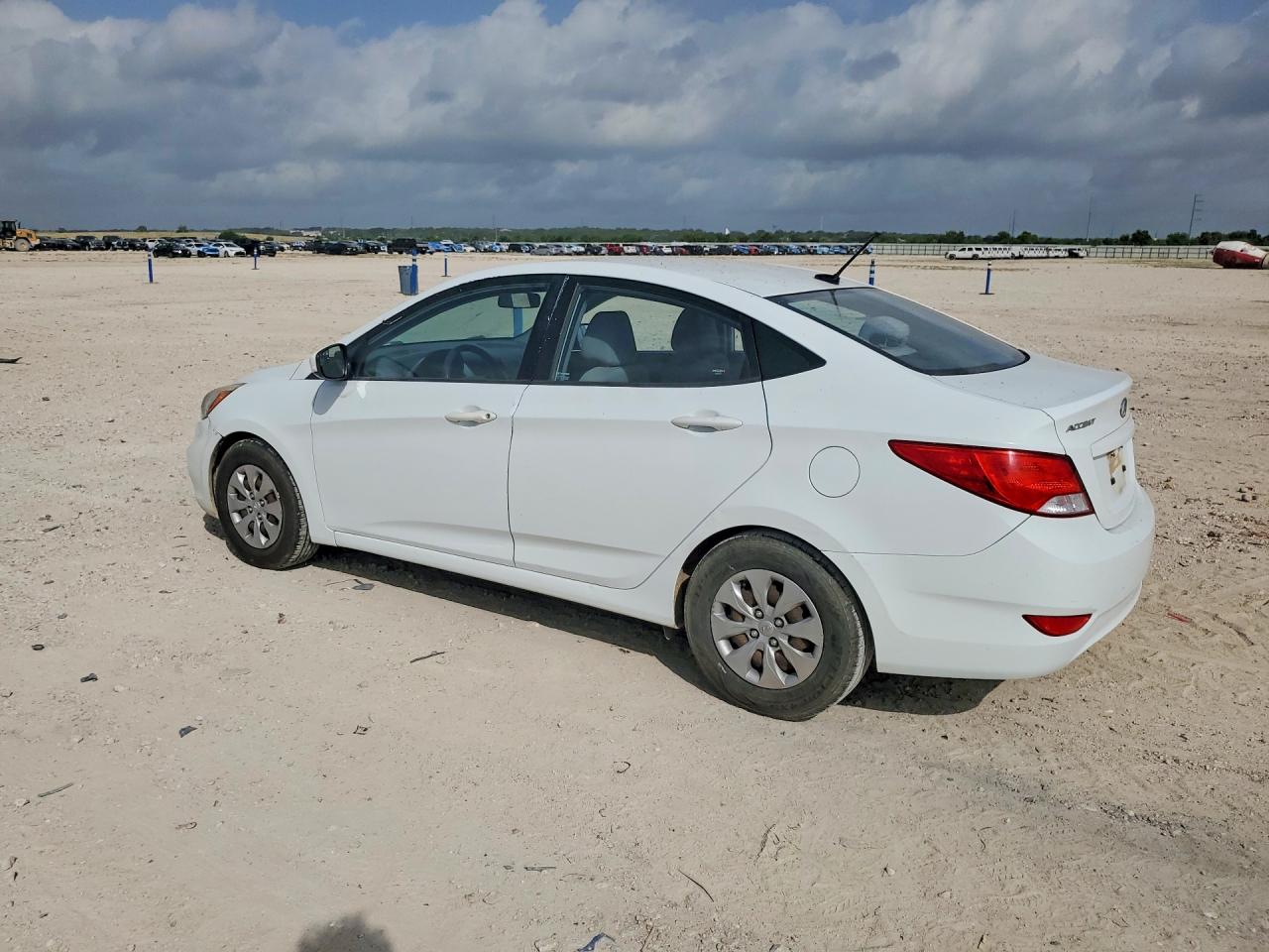 2015 Hyundai Accent Gls White vin: KMHCT4AE3FU817174