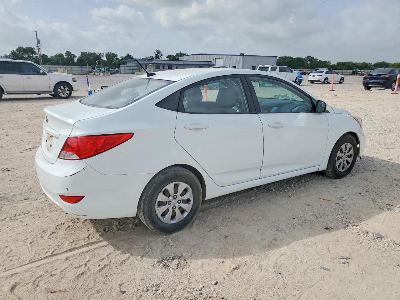2015 Hyundai Accent Gls White vin: KMHCT4AE3FU817174