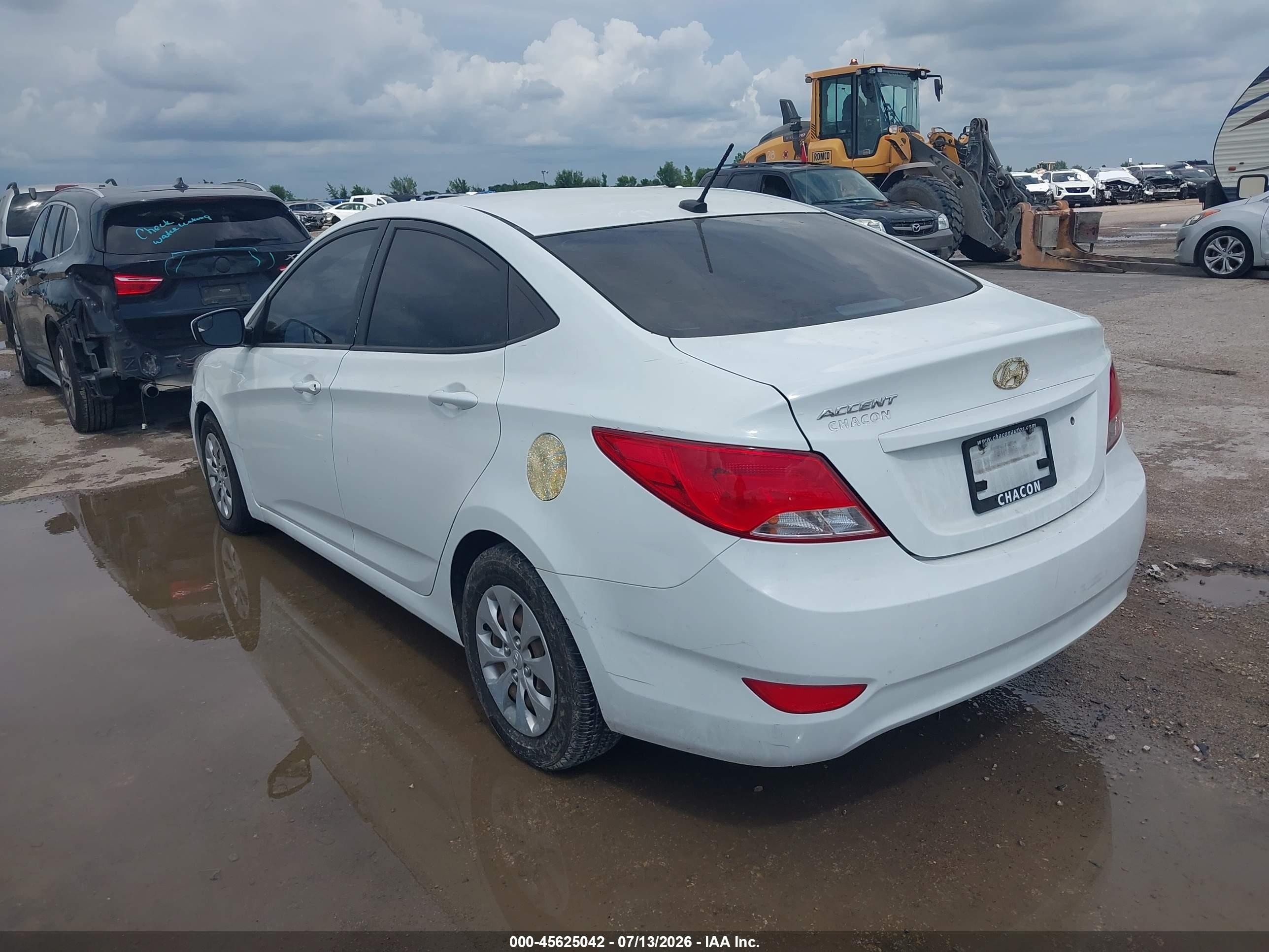 2015 Hyundai Accent Gls Белый vin: KMHCT4AE3FU825517