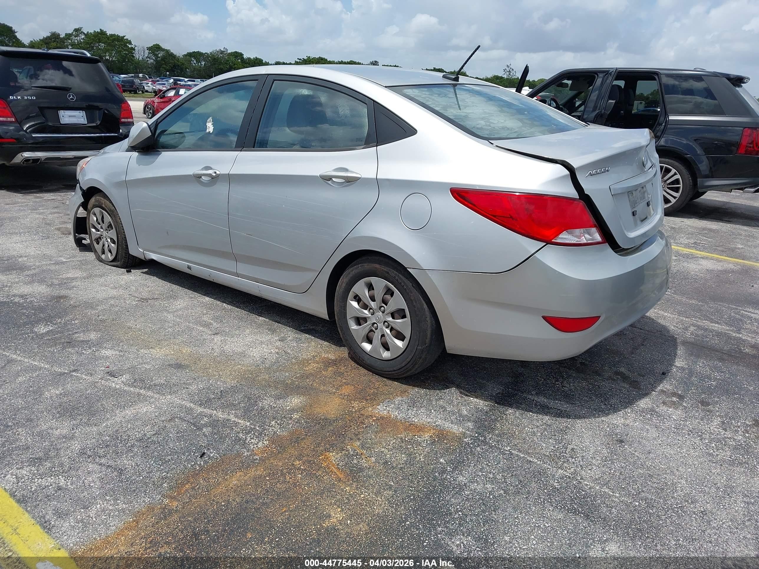 2015 Hyundai Accent Gls Silver vin: KMHCT4AE3FU833231
